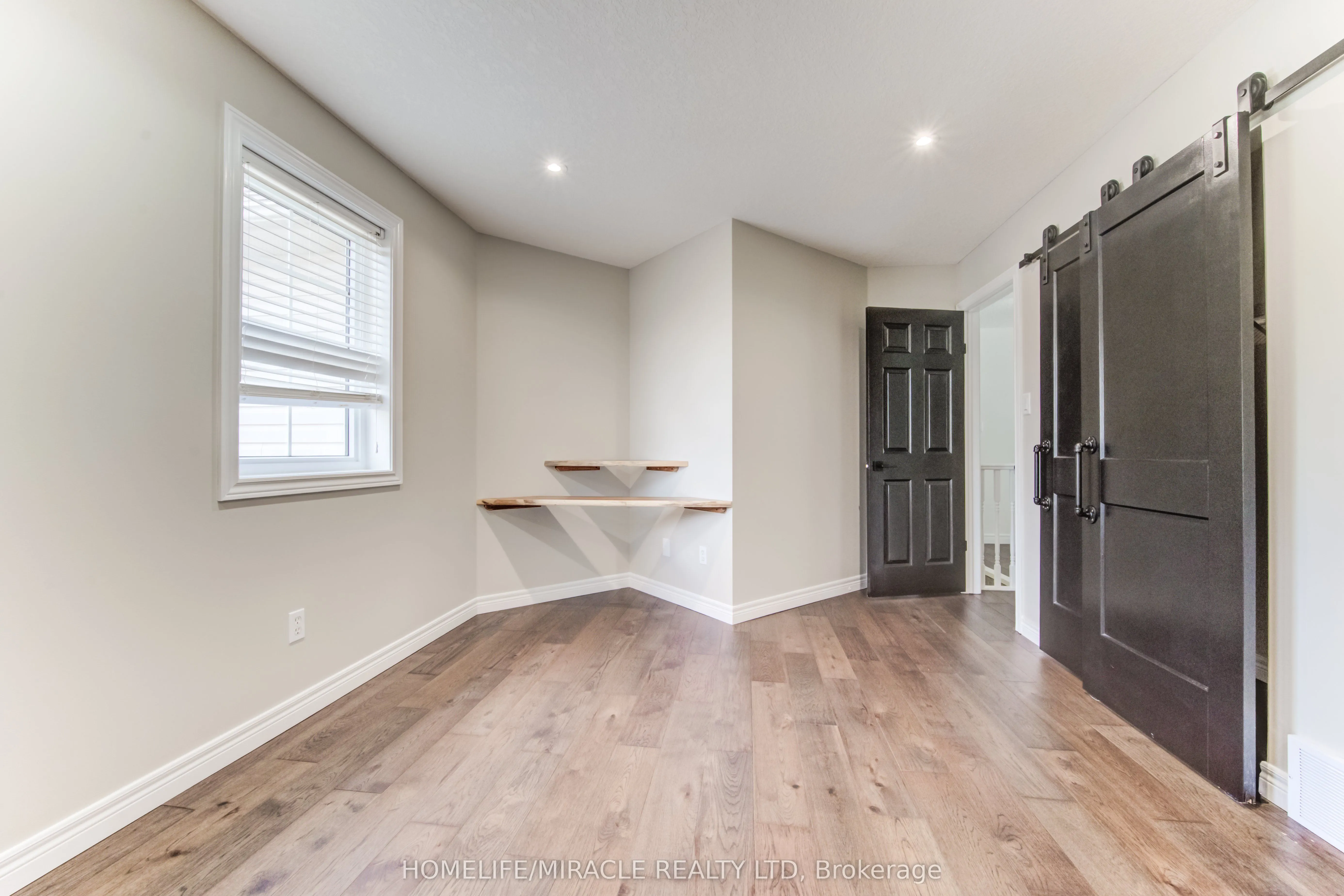 124 Winding Wood Crescent