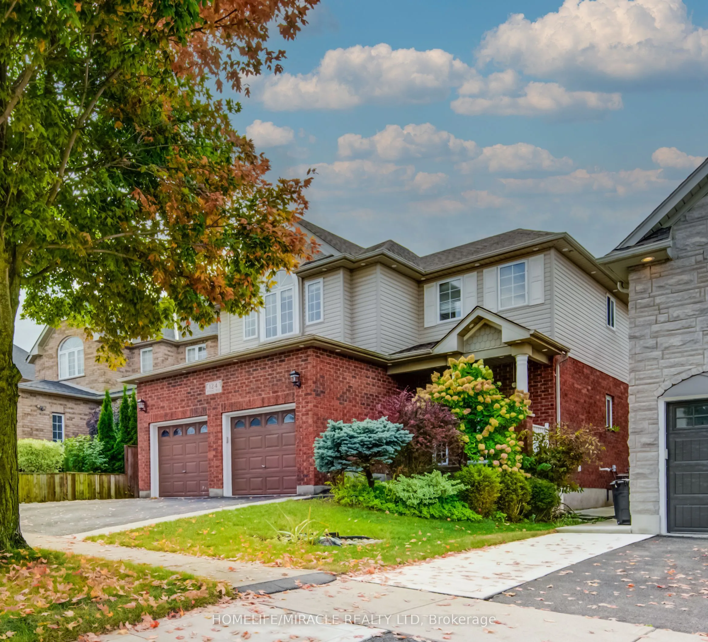 124 Winding Wood Crescent