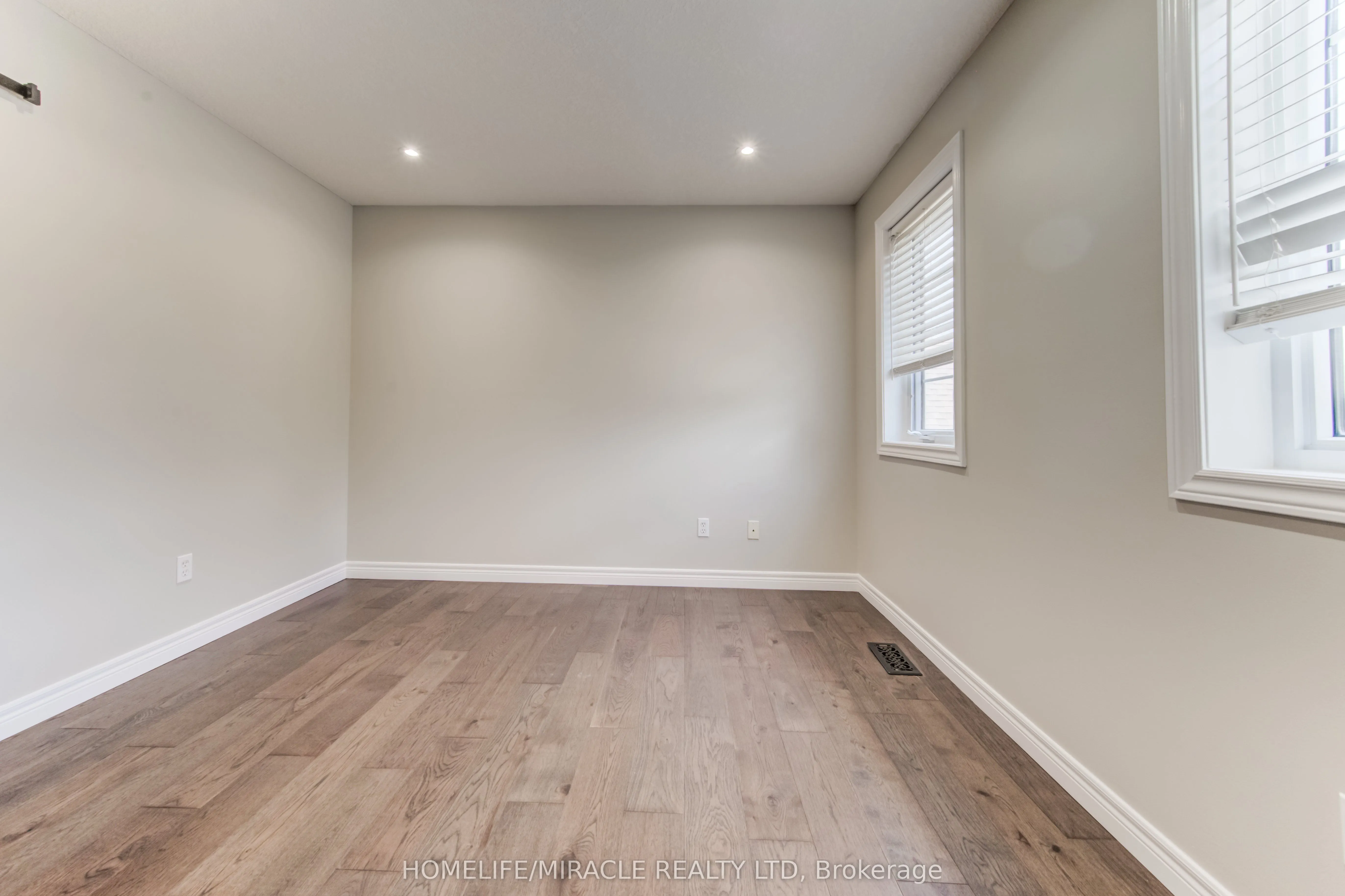 124 Winding Wood Crescent