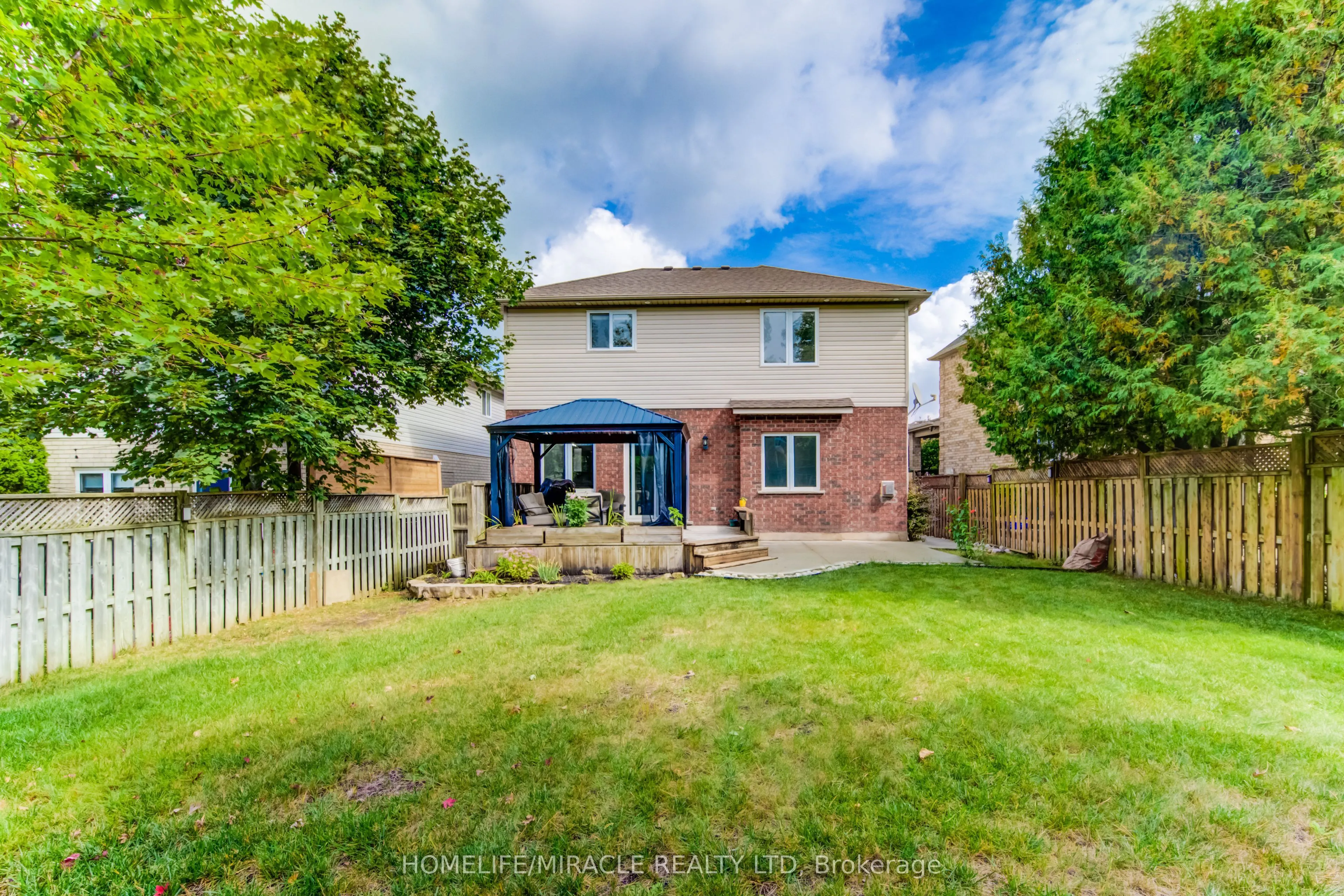 124 Winding Wood Crescent