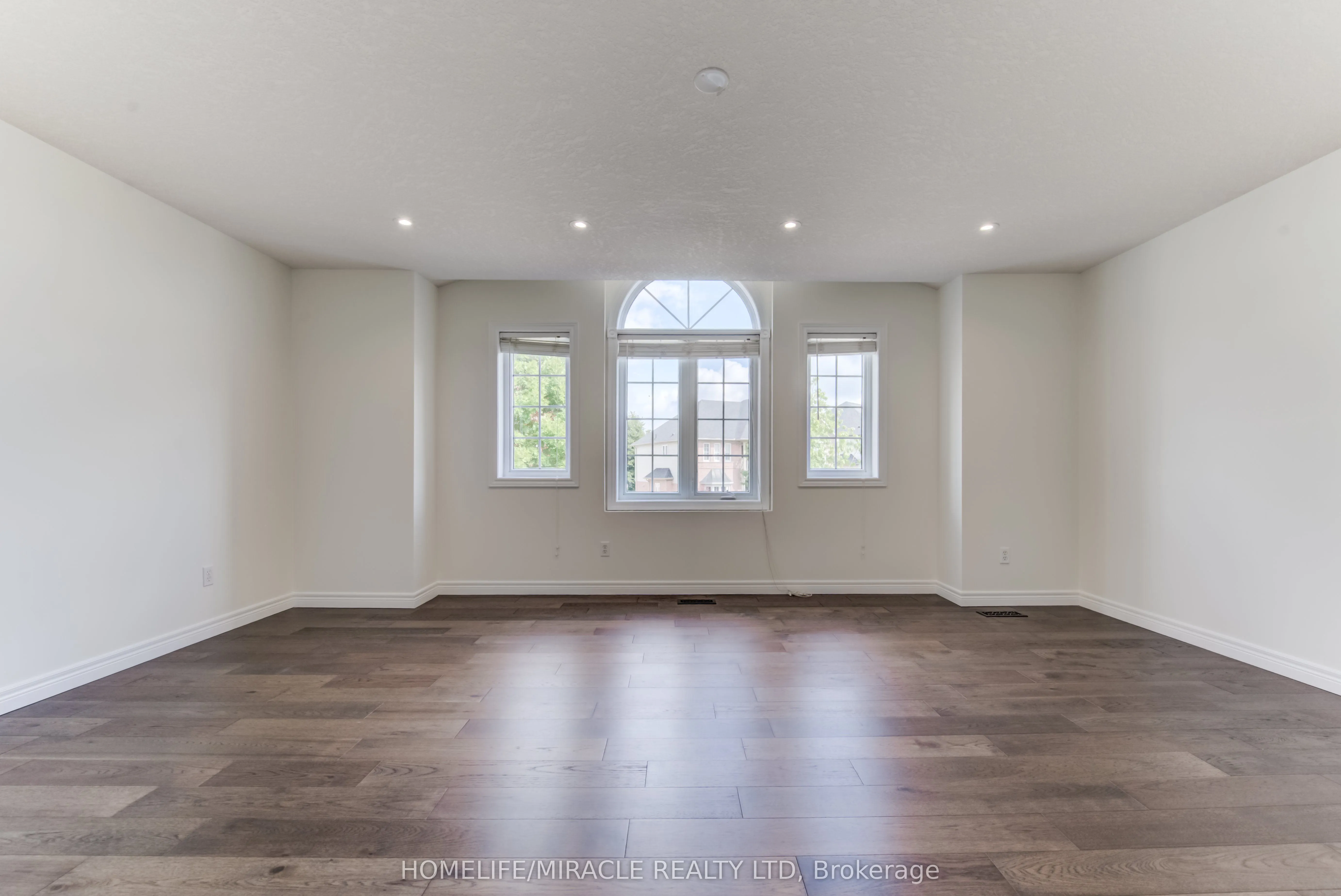 124 Winding Wood Crescent