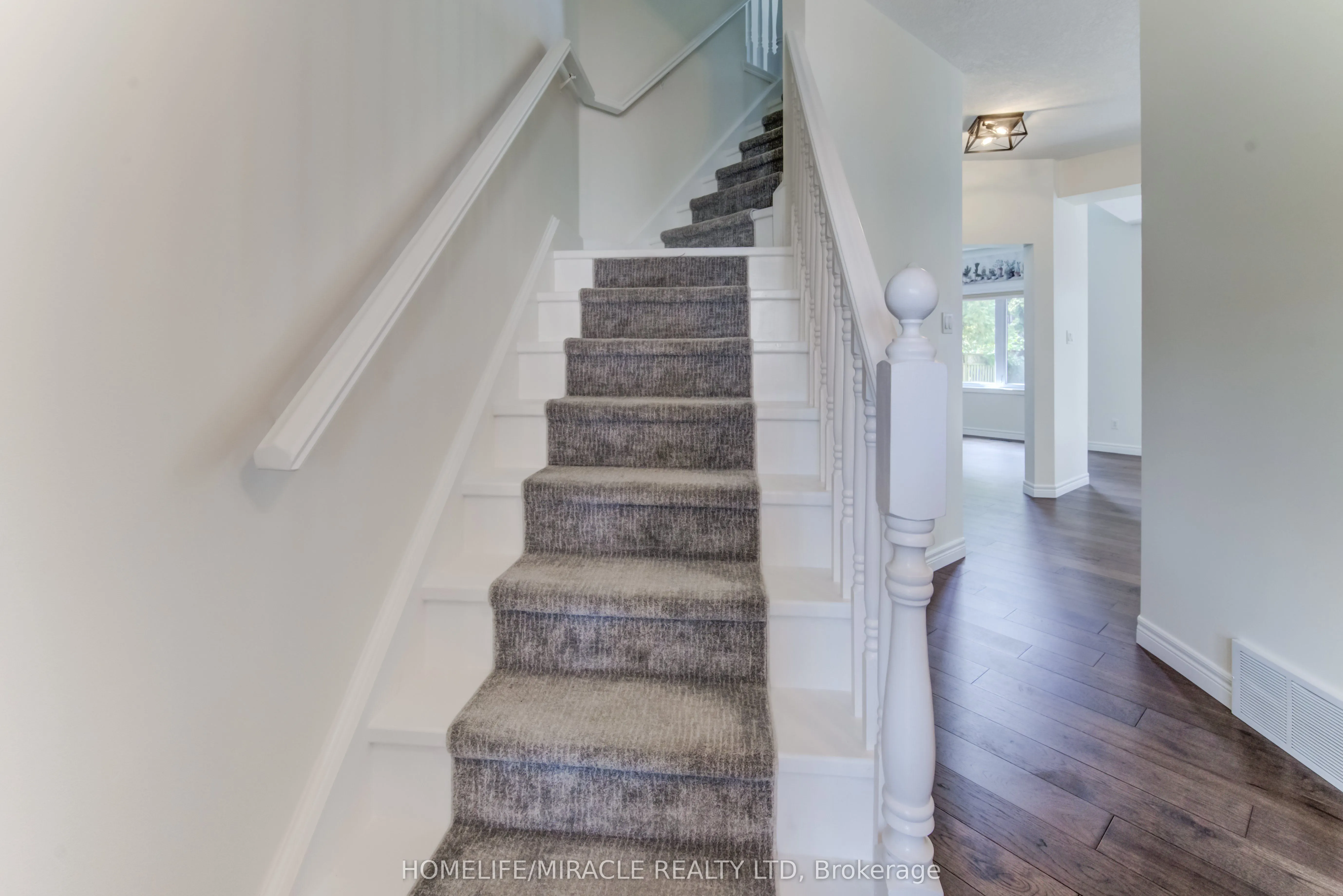 124 Winding Wood Crescent