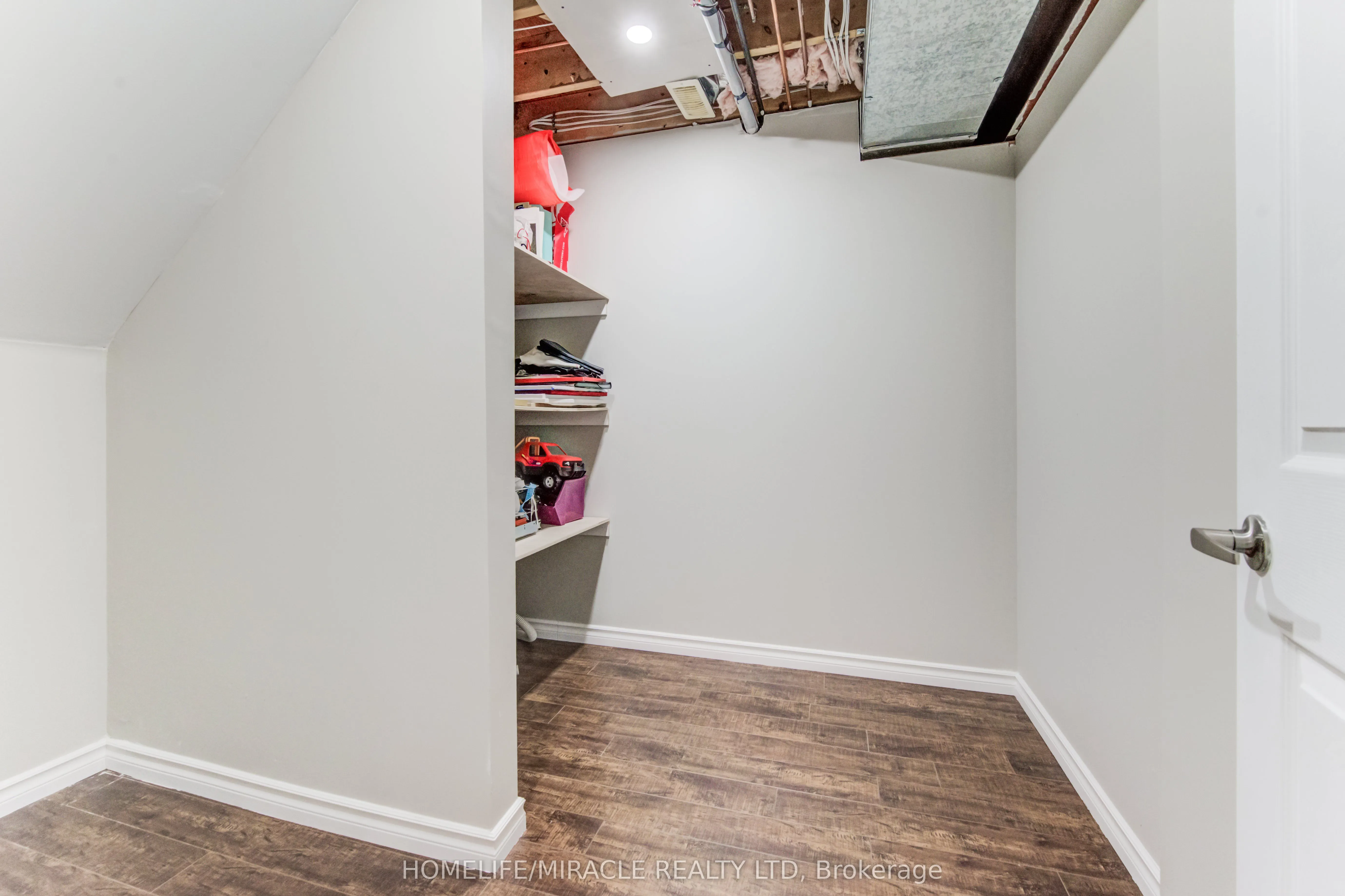 124 Winding Wood Crescent