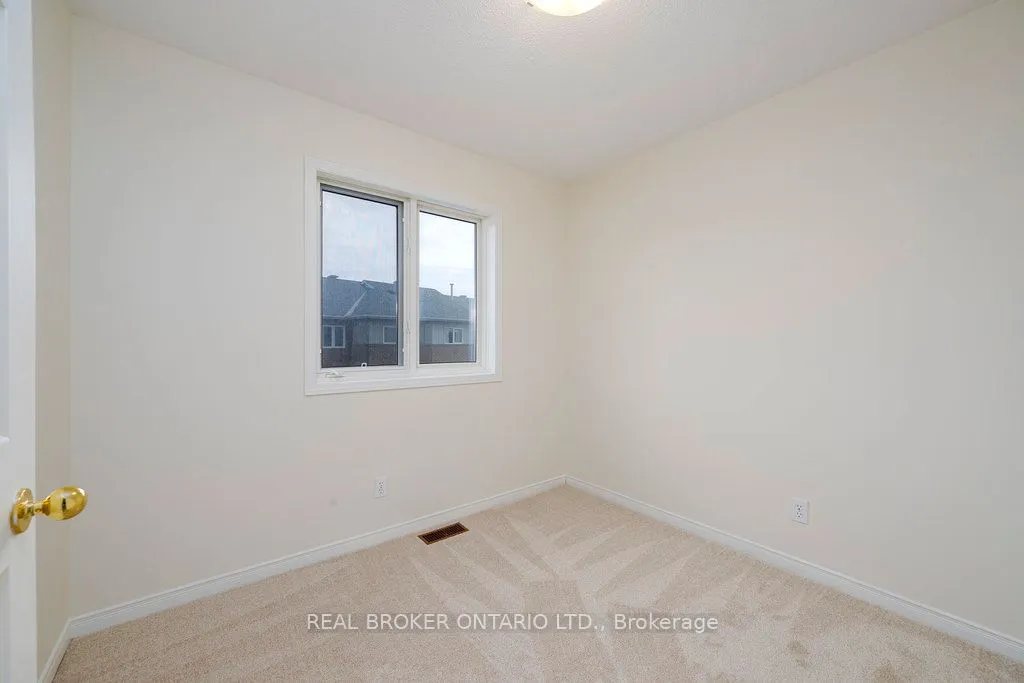 8 Drayton Private