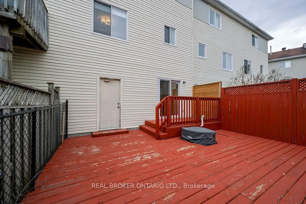 8 Drayton Private