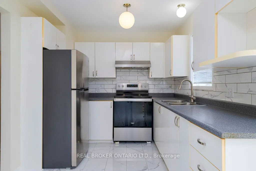 8 Drayton Private