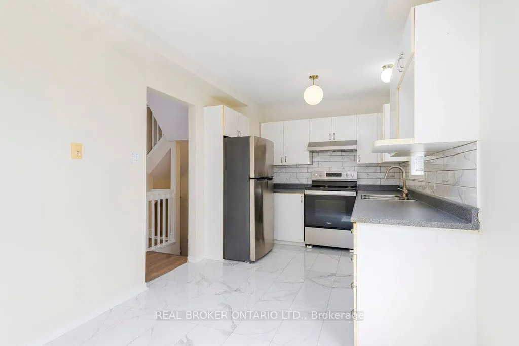 8 Drayton Private