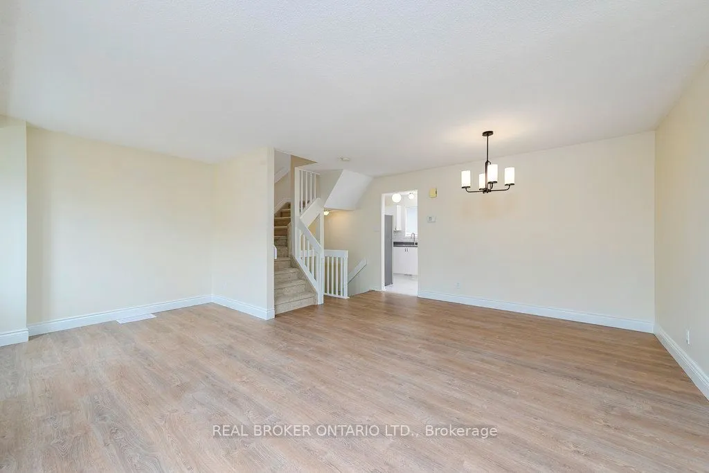 8 Drayton Private