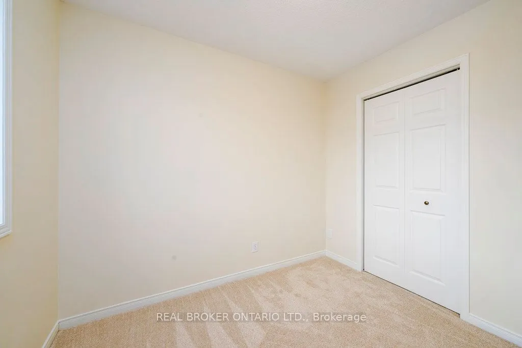 8 Drayton Private