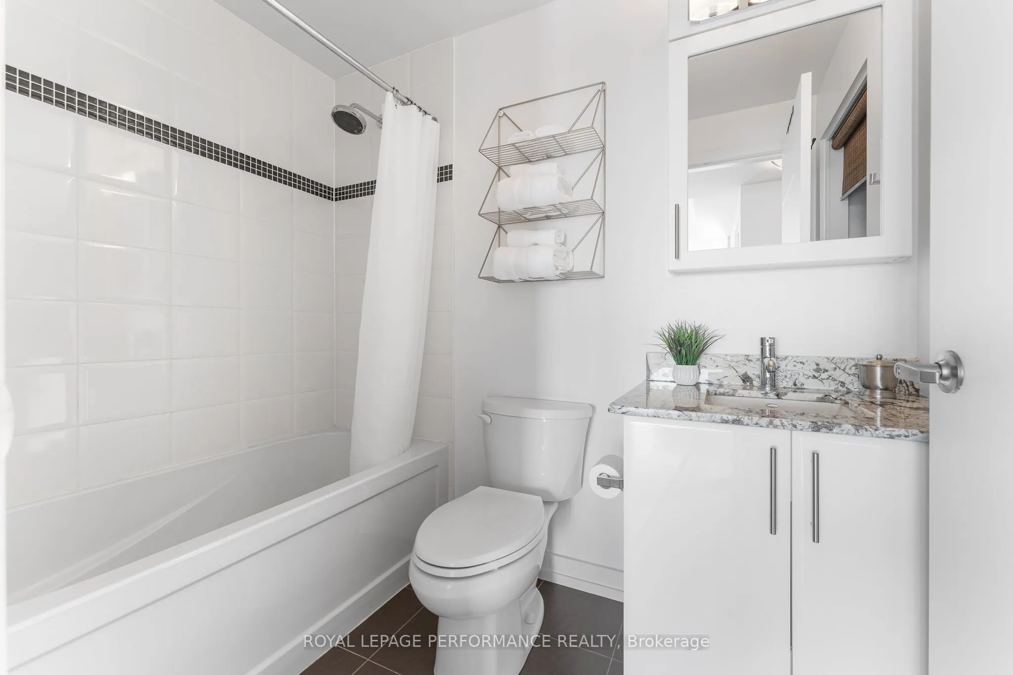 40 Nepean Street, #1305