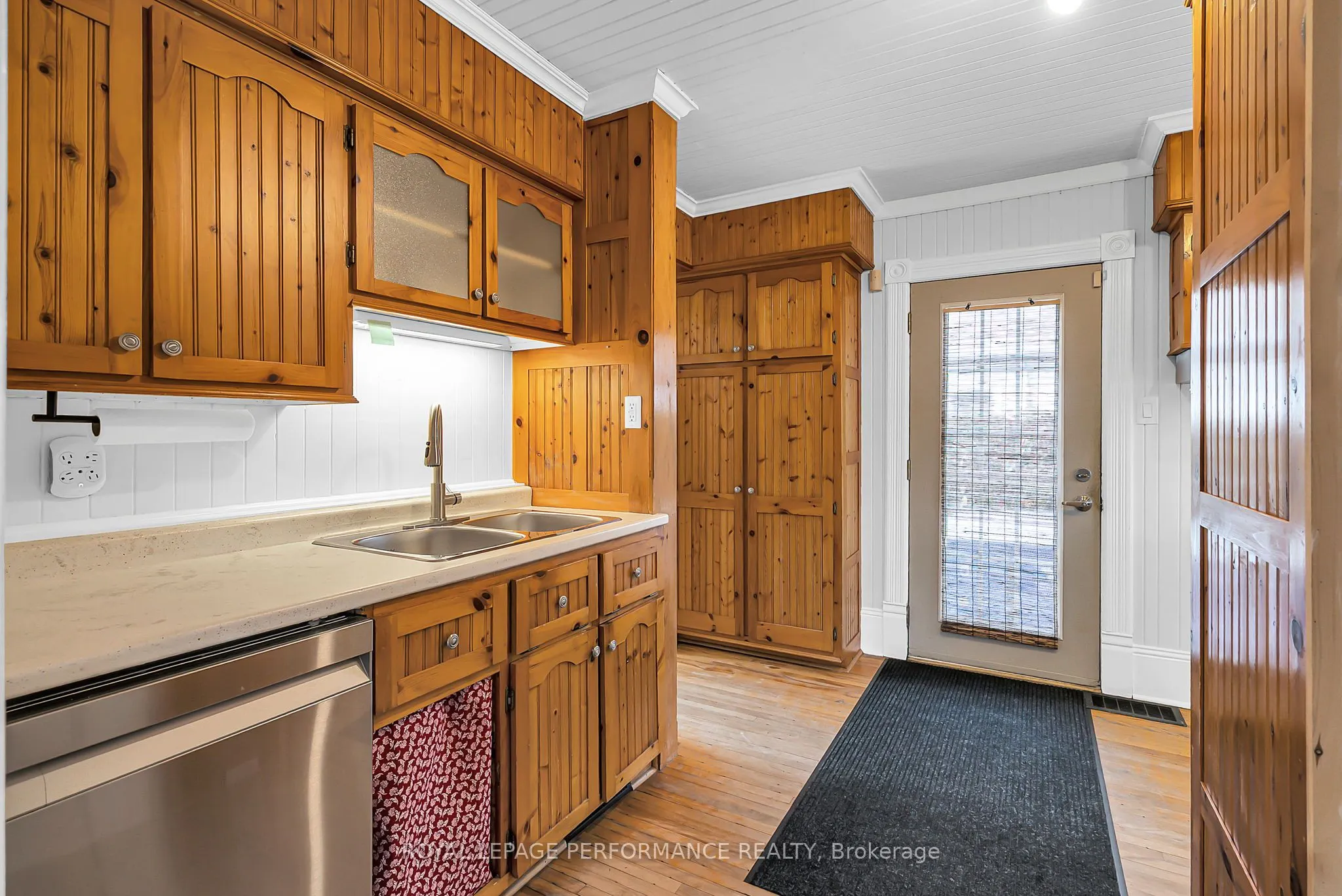 303 Fifth Street E