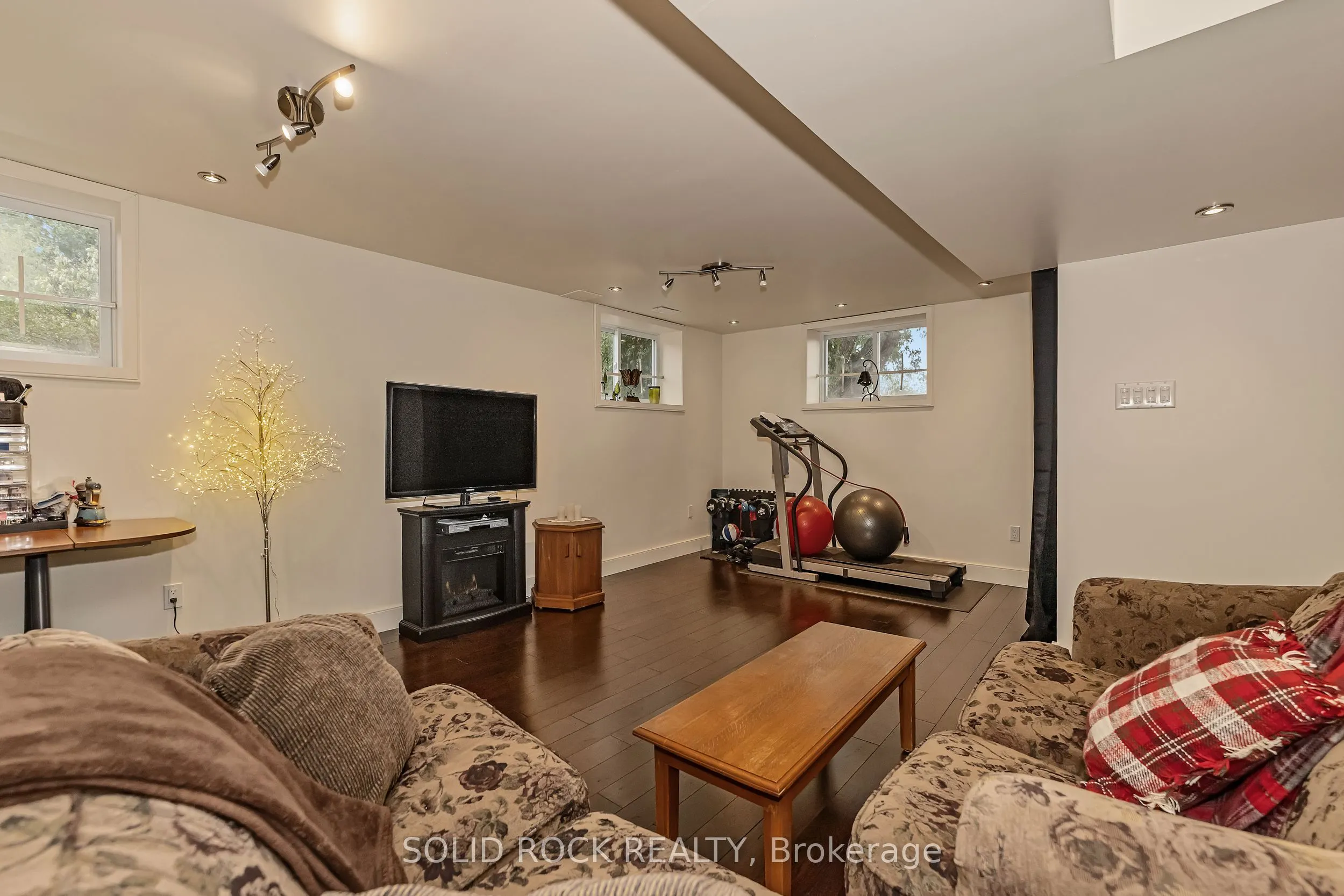 6800 Dwyer Hill Road
