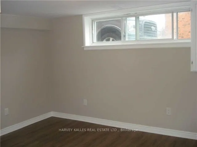 8 Salmond Court, #Lower