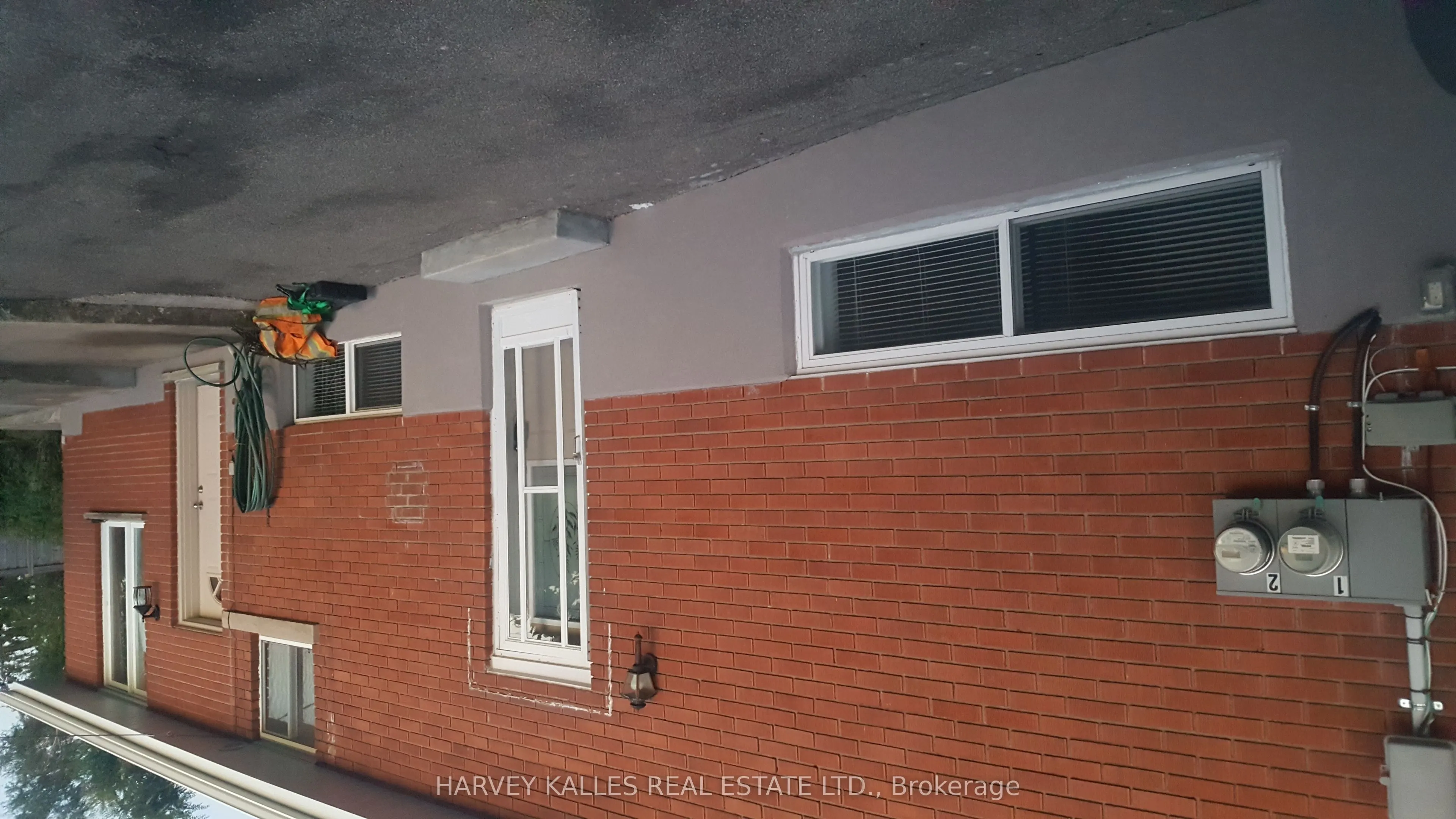 8 Salmond Court, #Lower