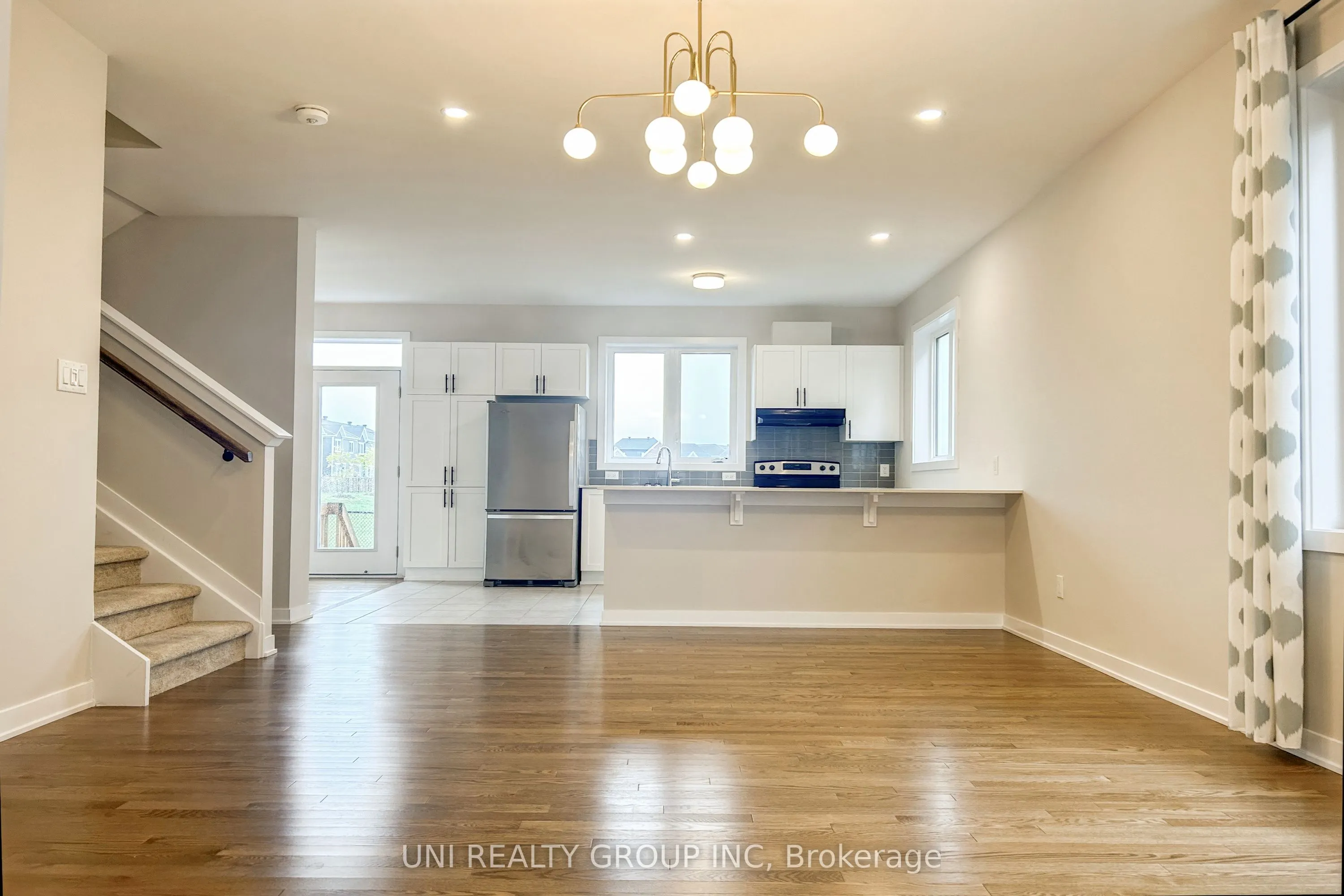 324 CANADENSIS Lane