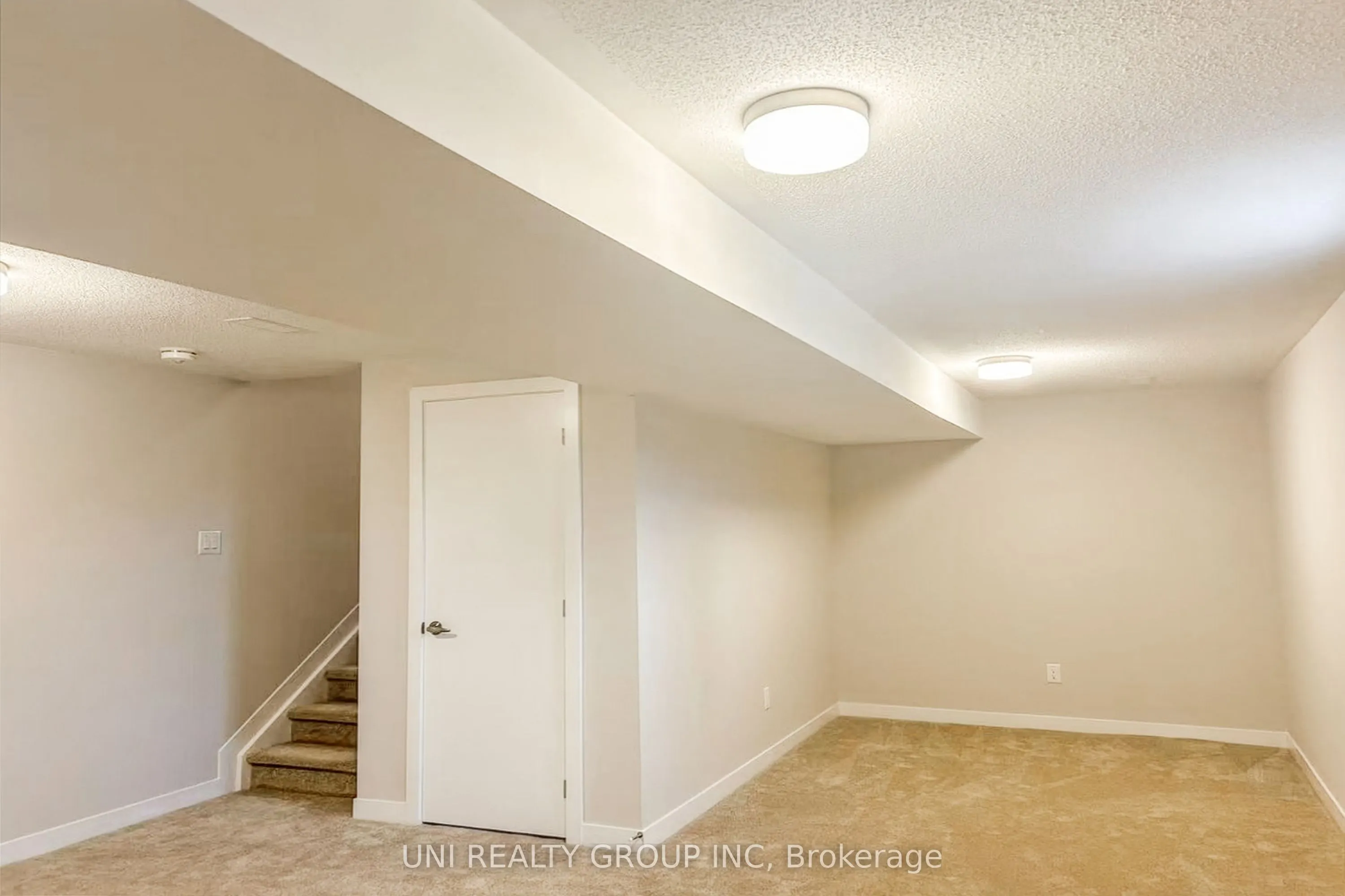 324 CANADENSIS Lane