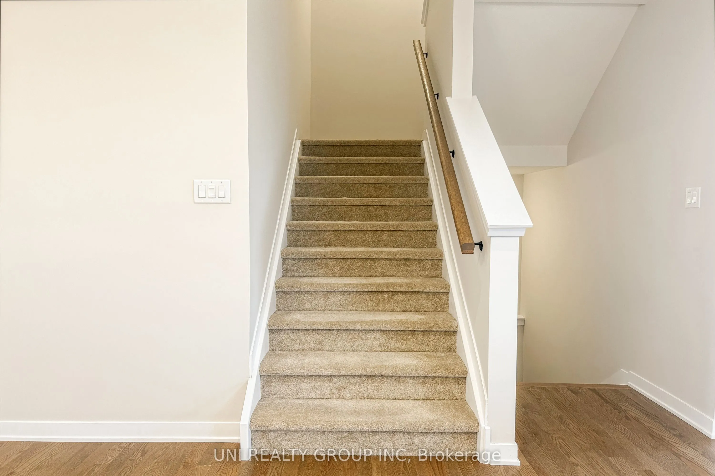 324 CANADENSIS Lane