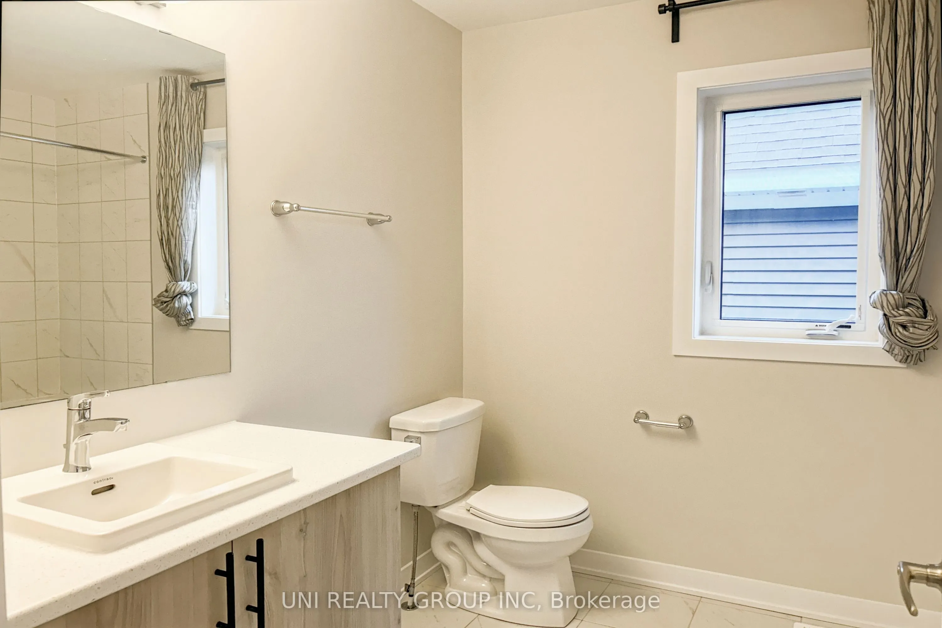 324 CANADENSIS Lane