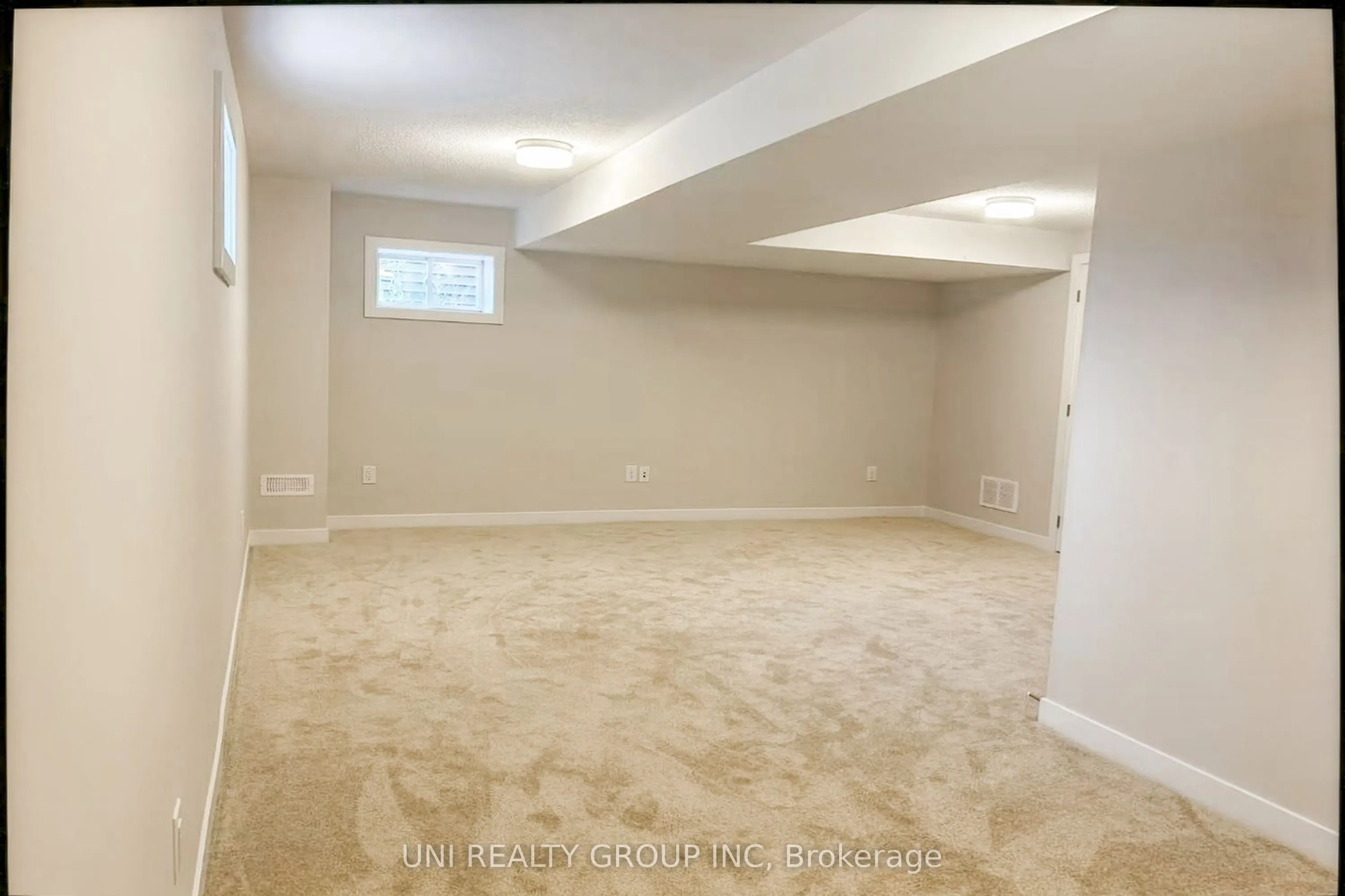 324 CANADENSIS Lane