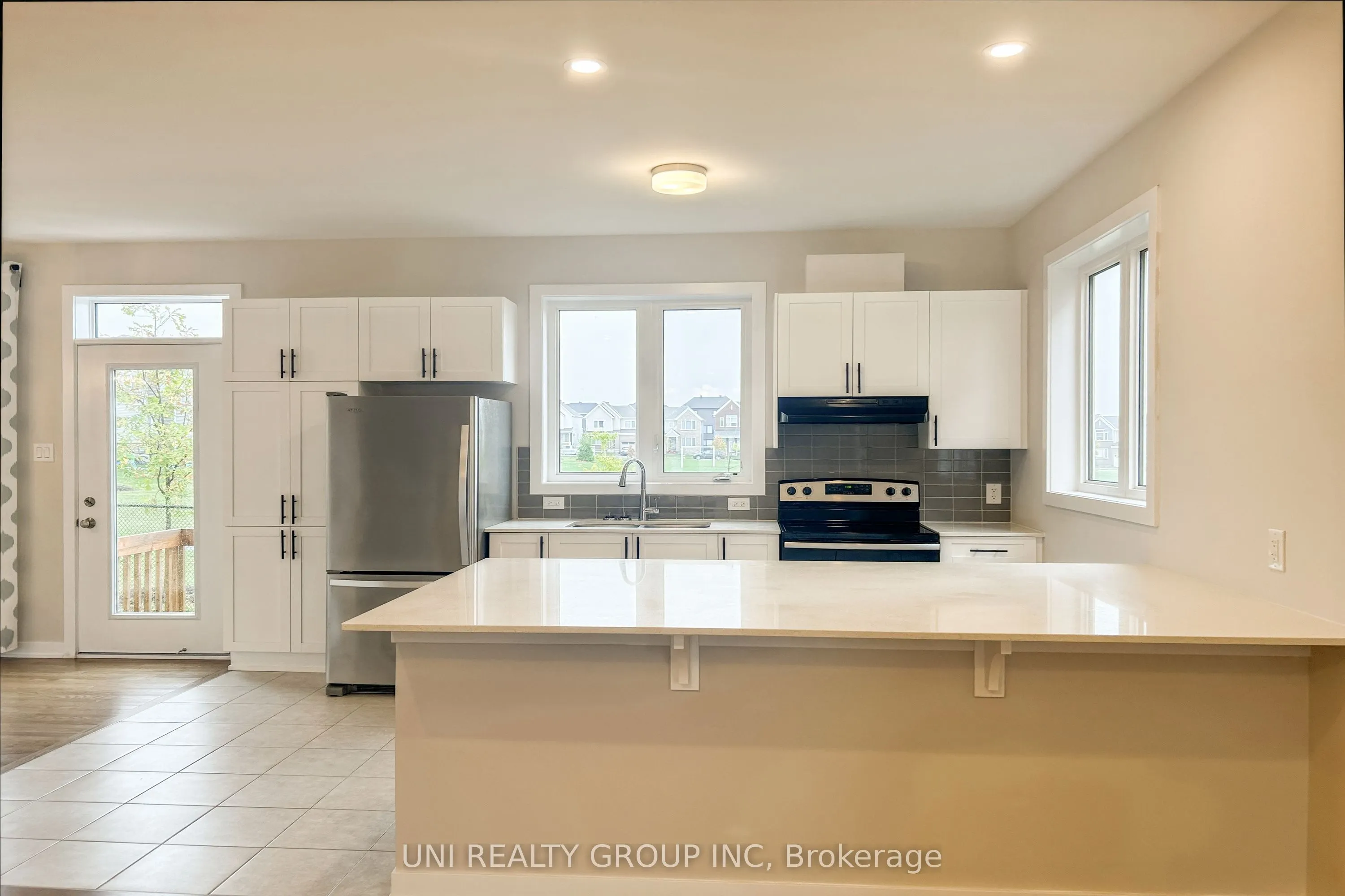 324 CANADENSIS Lane