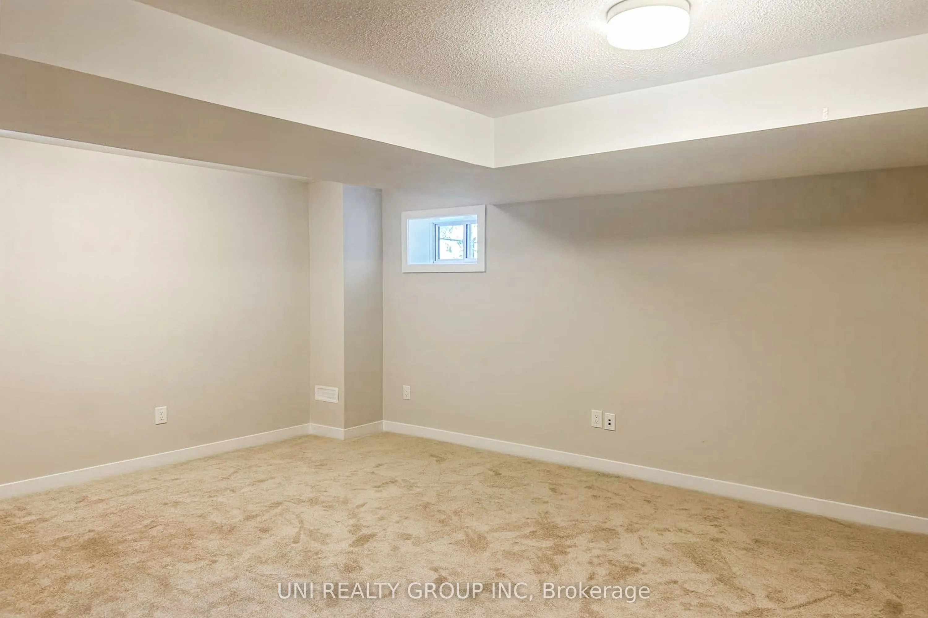 324 CANADENSIS Lane