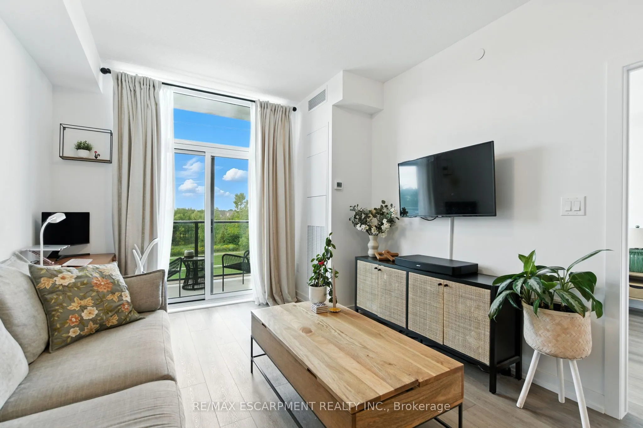 460 DUNDAS Street E, #313