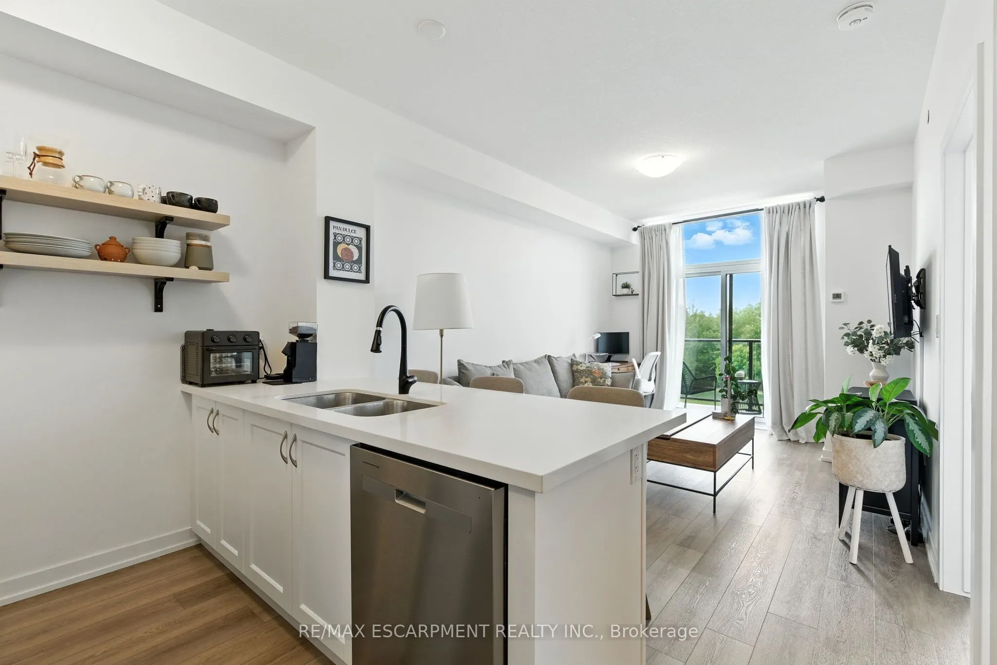 460 DUNDAS Street E, #313