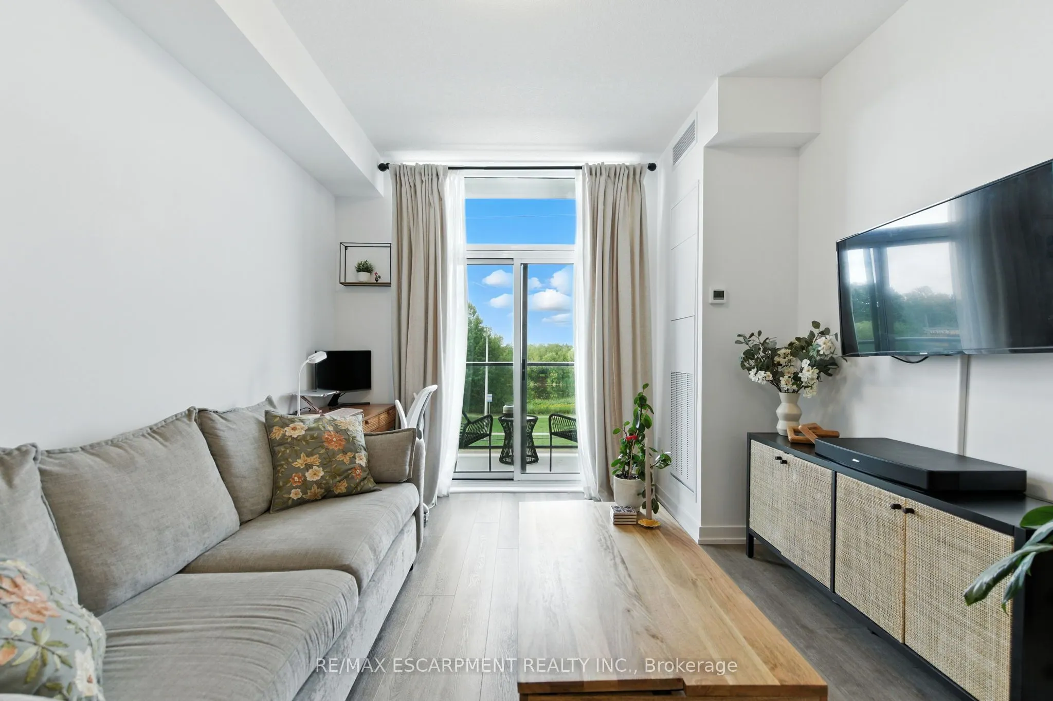 460 DUNDAS Street E, #313