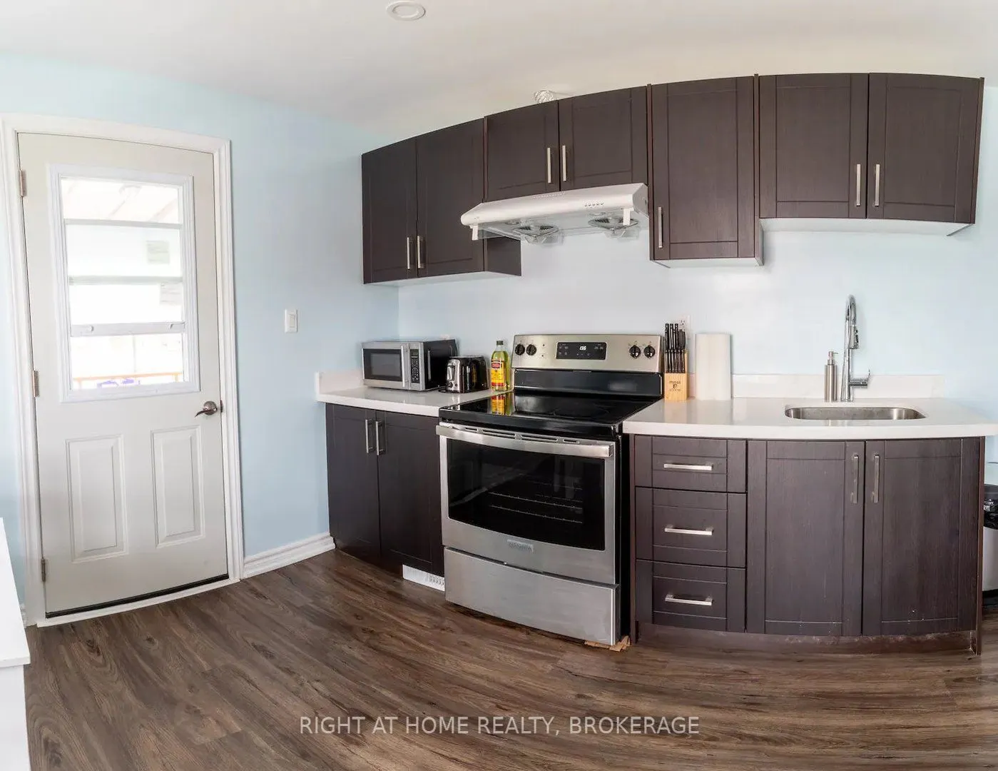 60 Ross Street, #UPPER