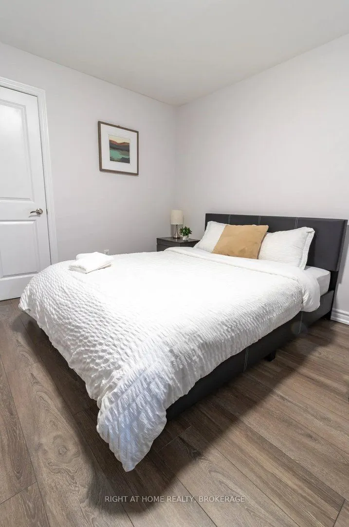 60 Ross Street, #UPPER