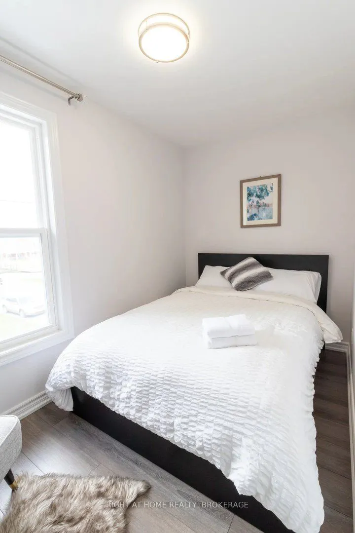 60 Ross Street, #UPPER