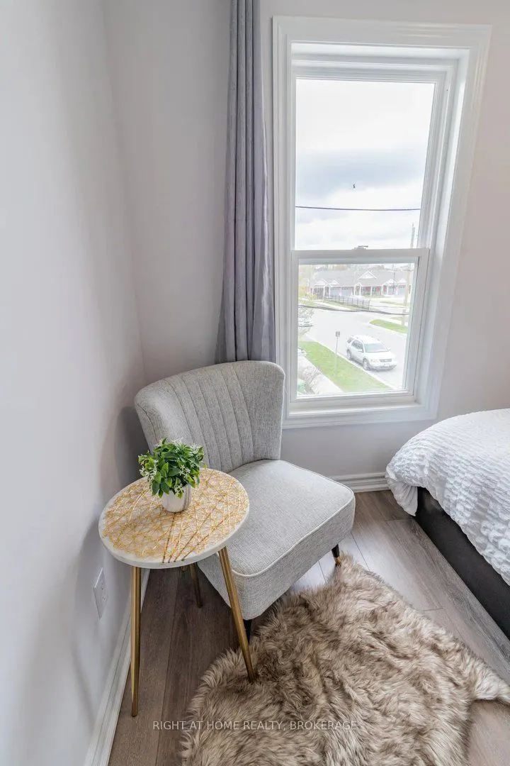 60 Ross Street, #UPPER