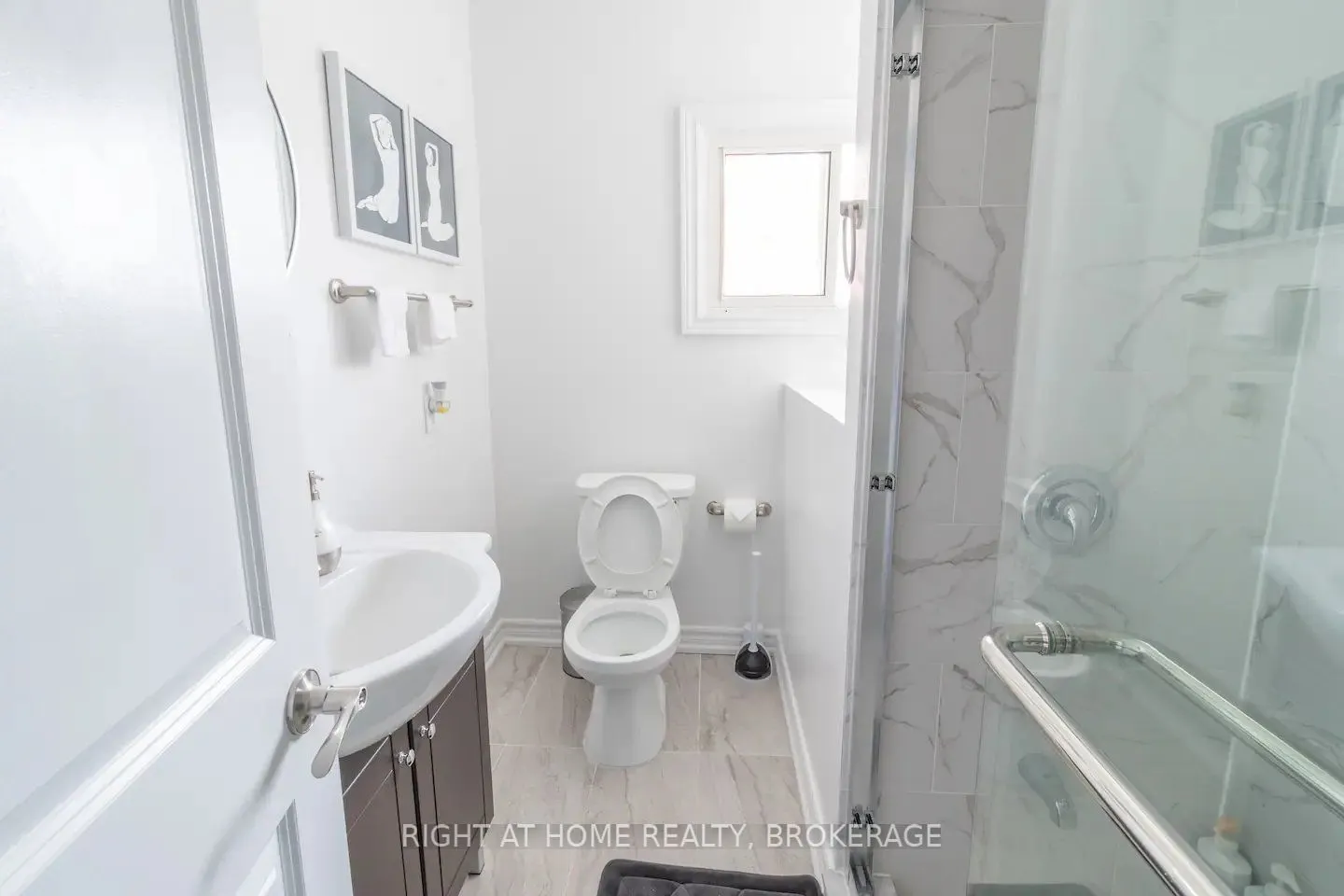 60 Ross Street, #UPPER