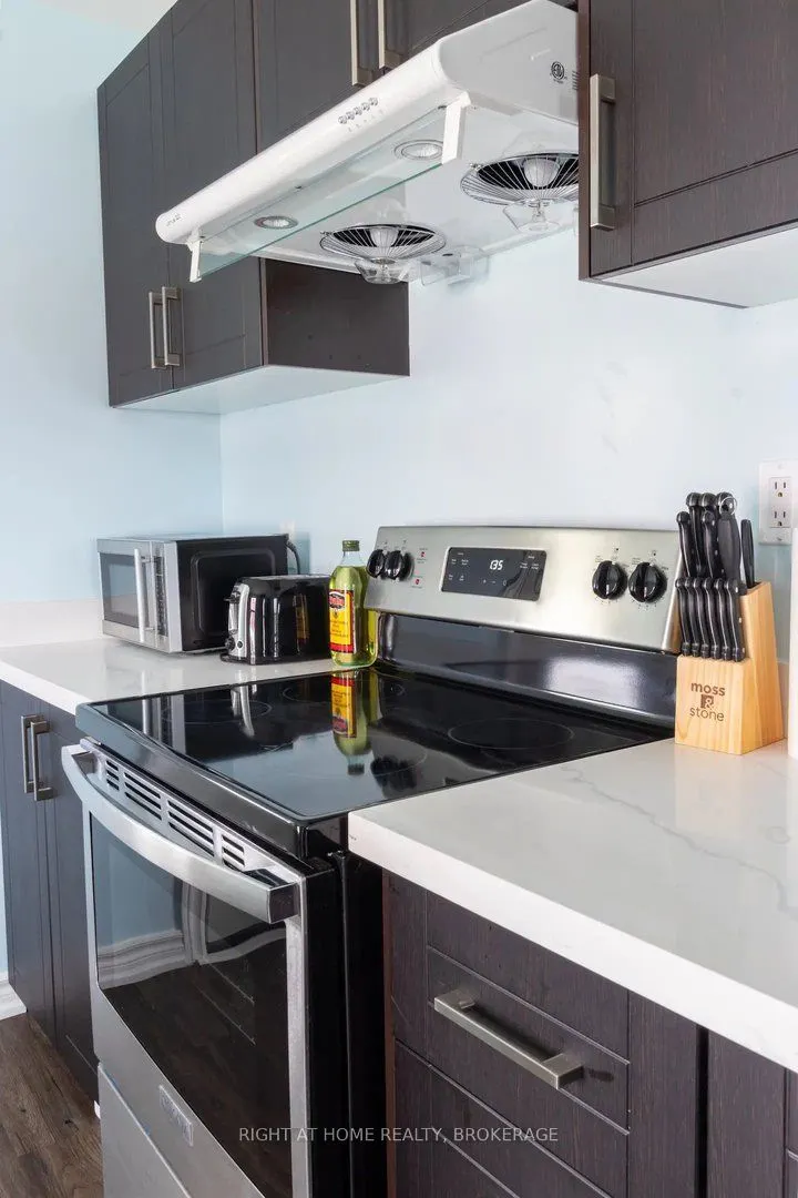 60 Ross Street, #UPPER