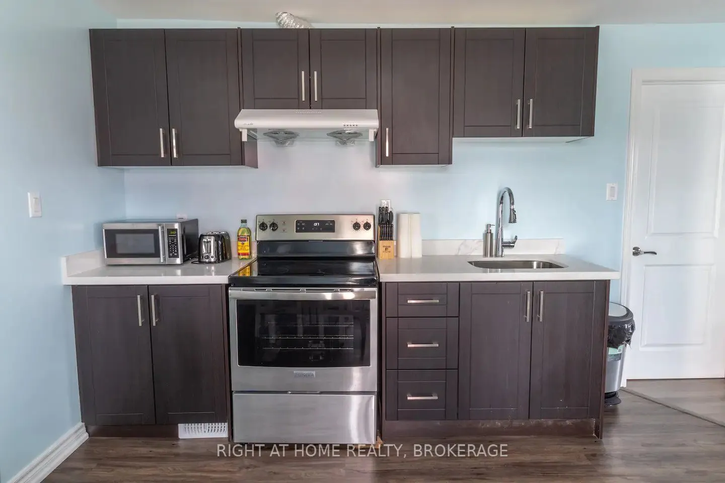 60 Ross Street, #UPPER