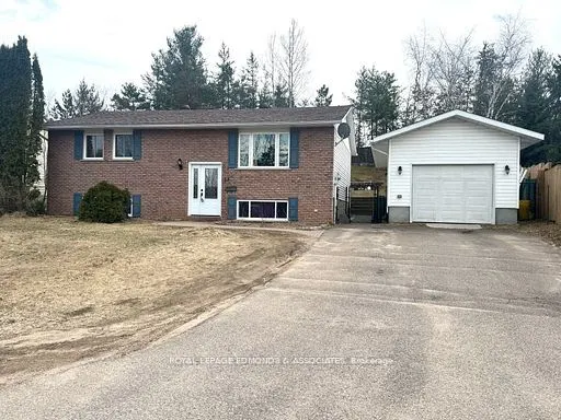 35 LAROCHE Crescent