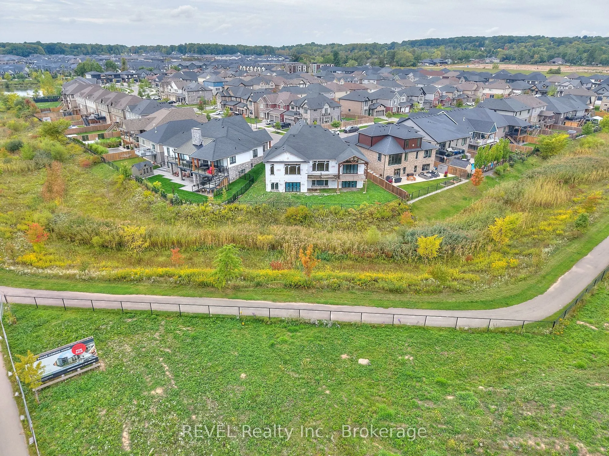 62 BERGENSTEIN Crescent