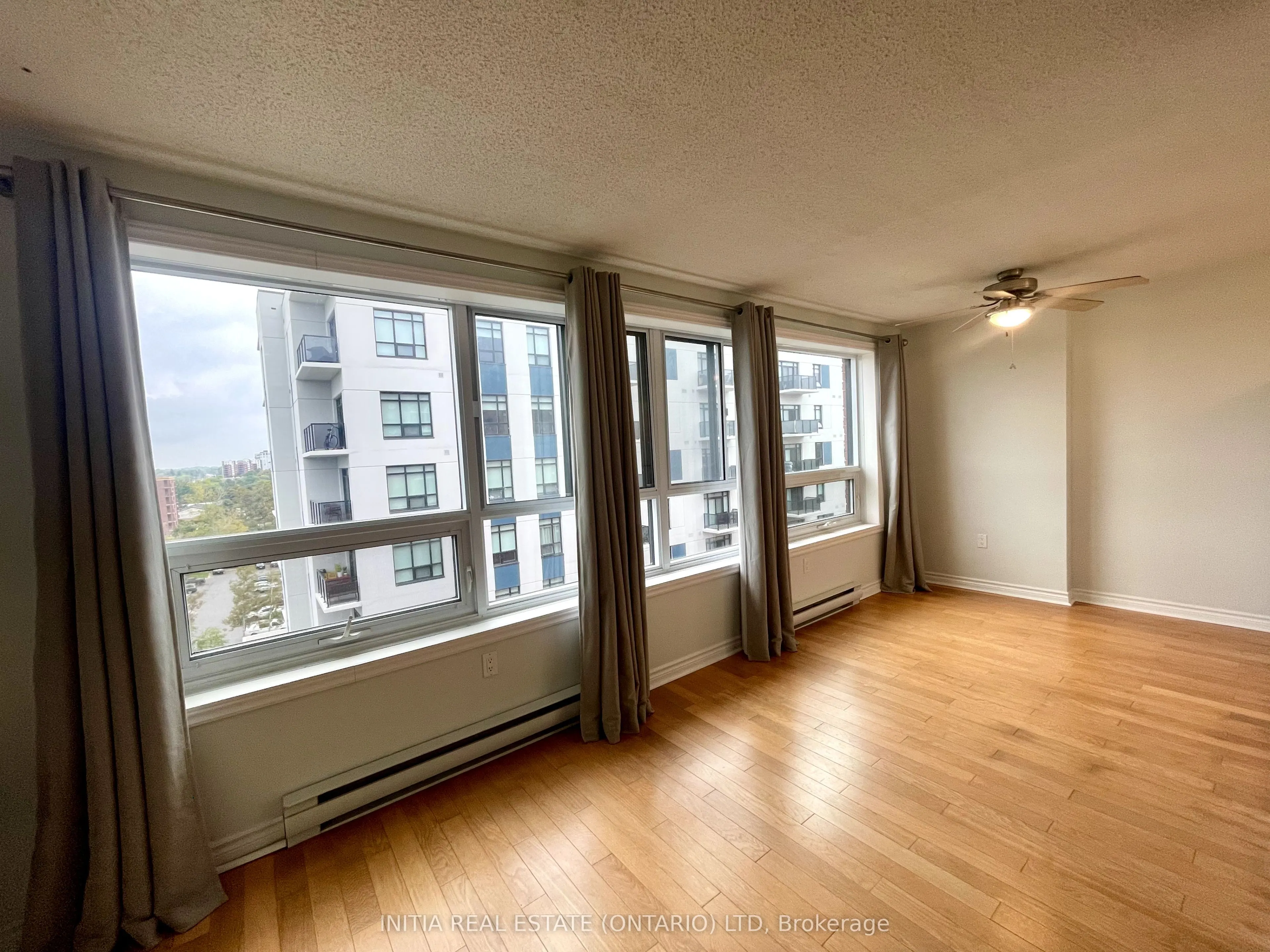 95 Base Line Road W, #809