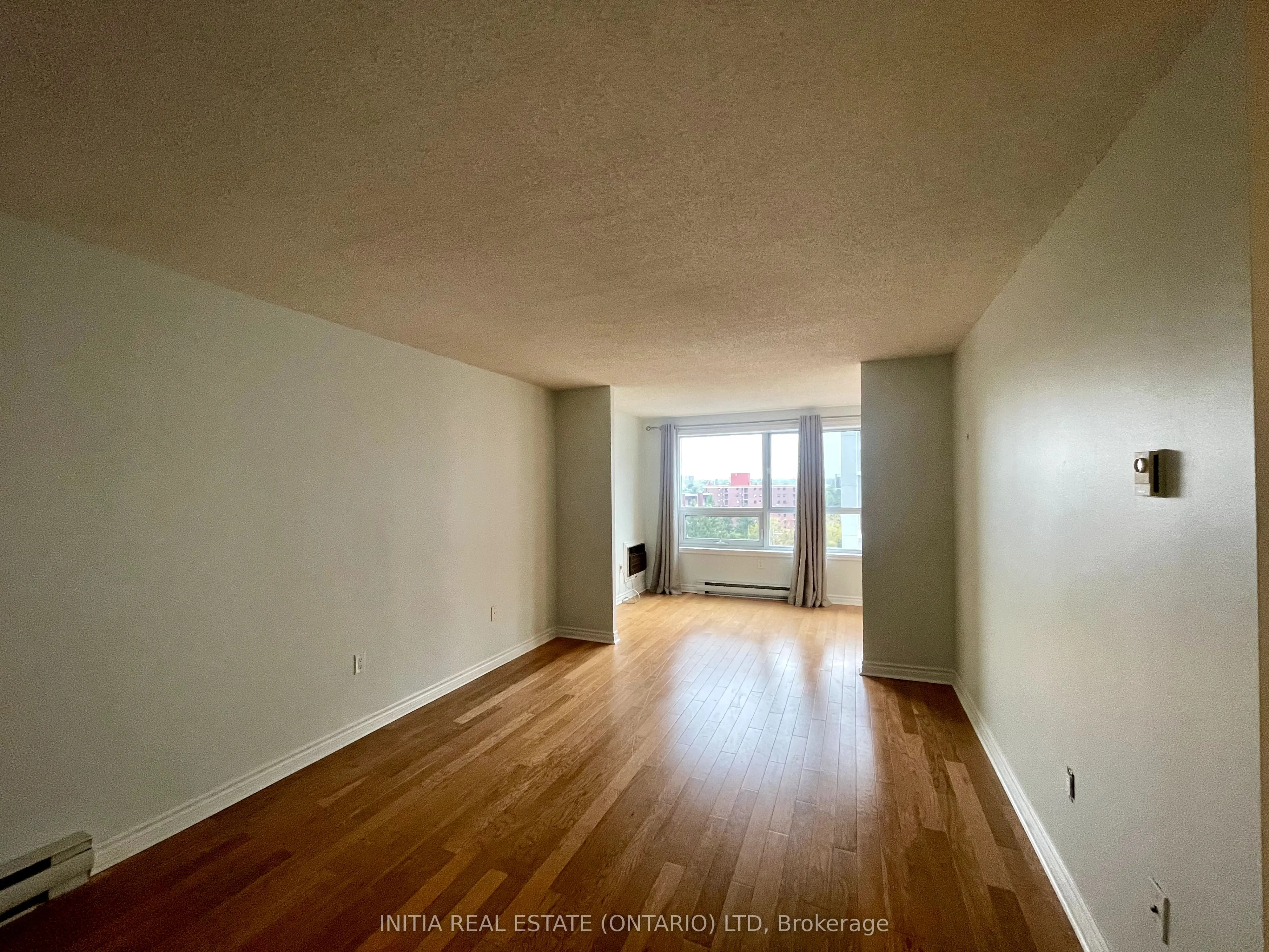 95 Base Line Road W, #809