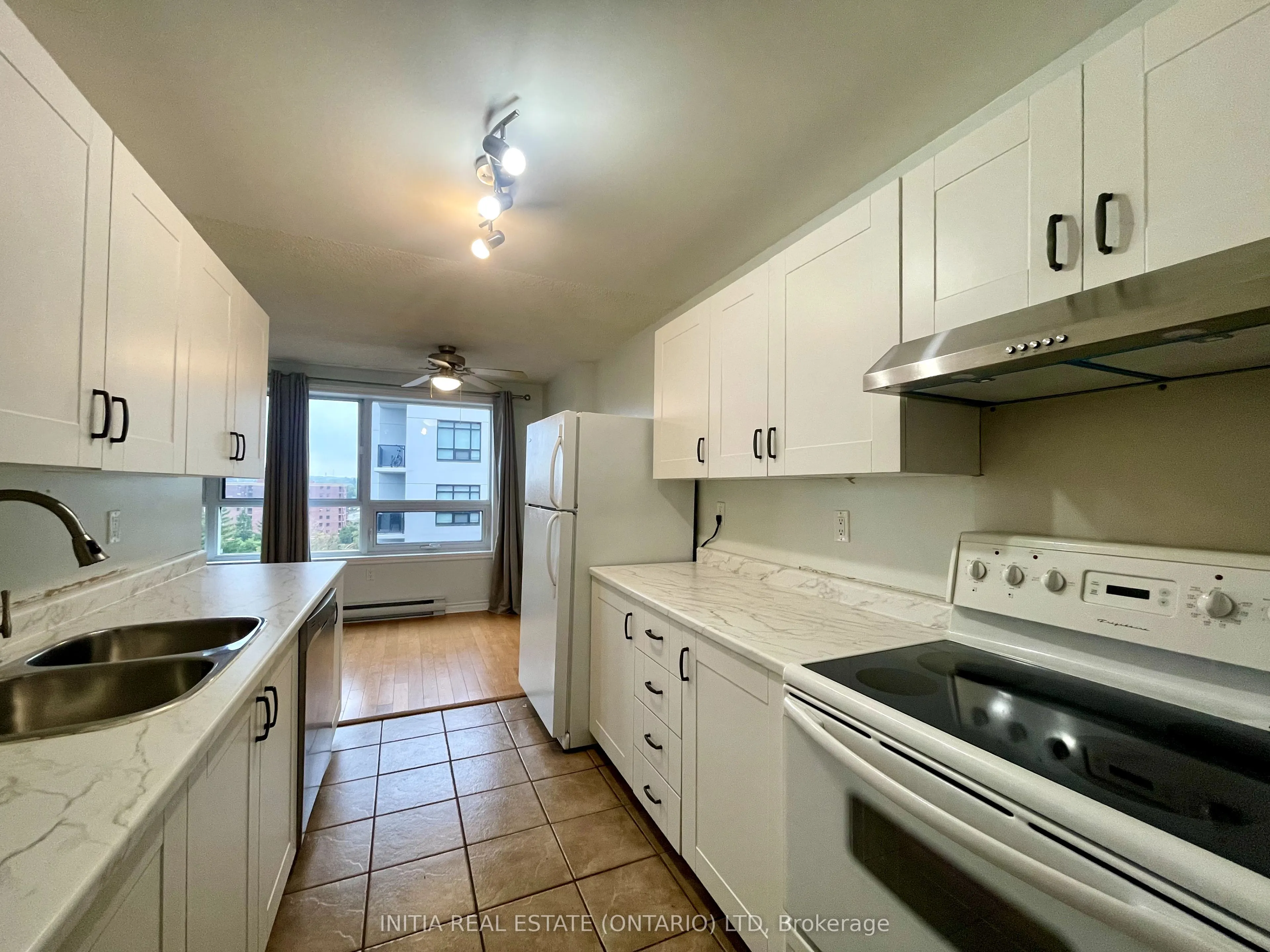 95 Base Line Road W, #809