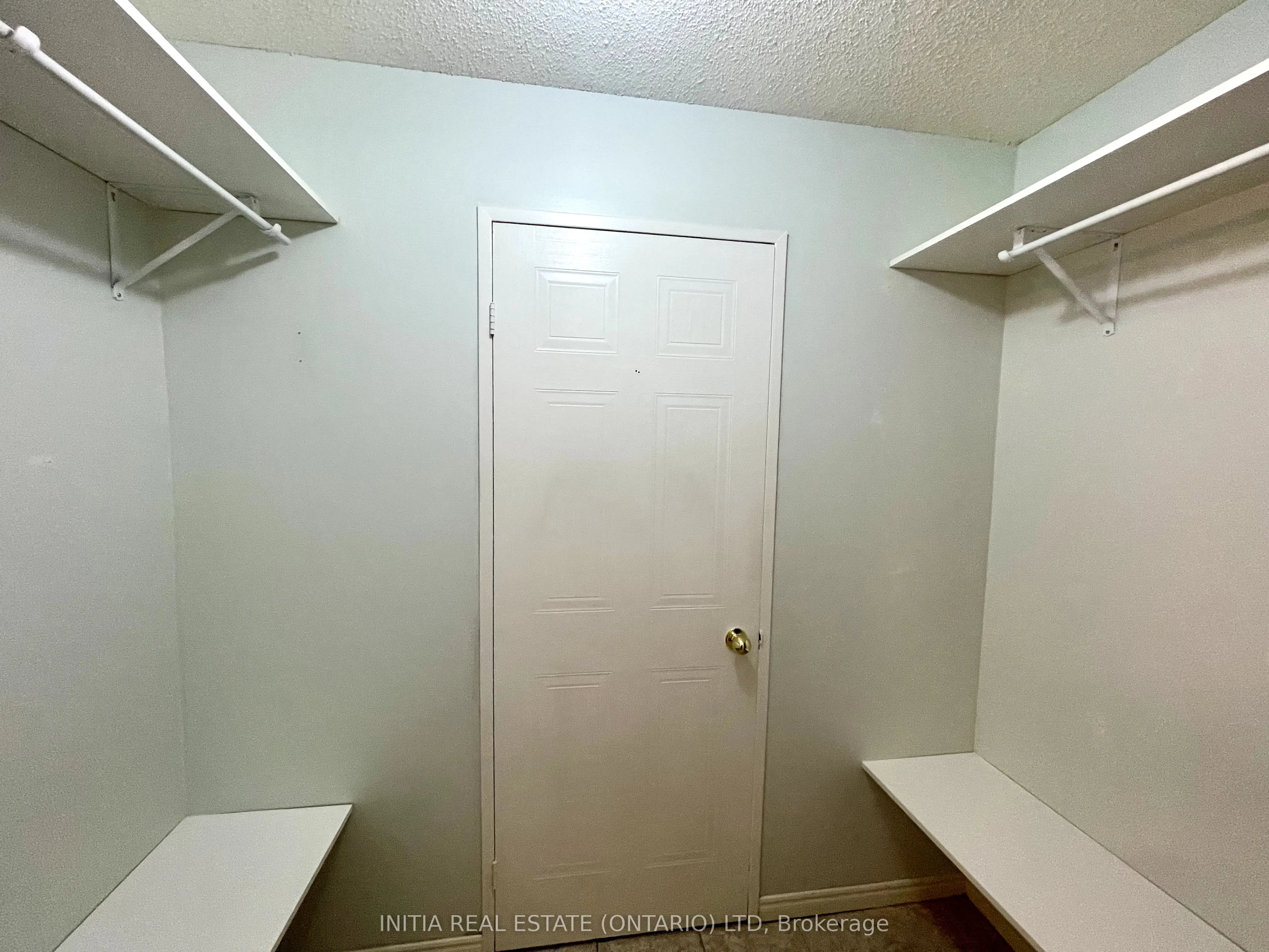 95 Base Line Road W, #809