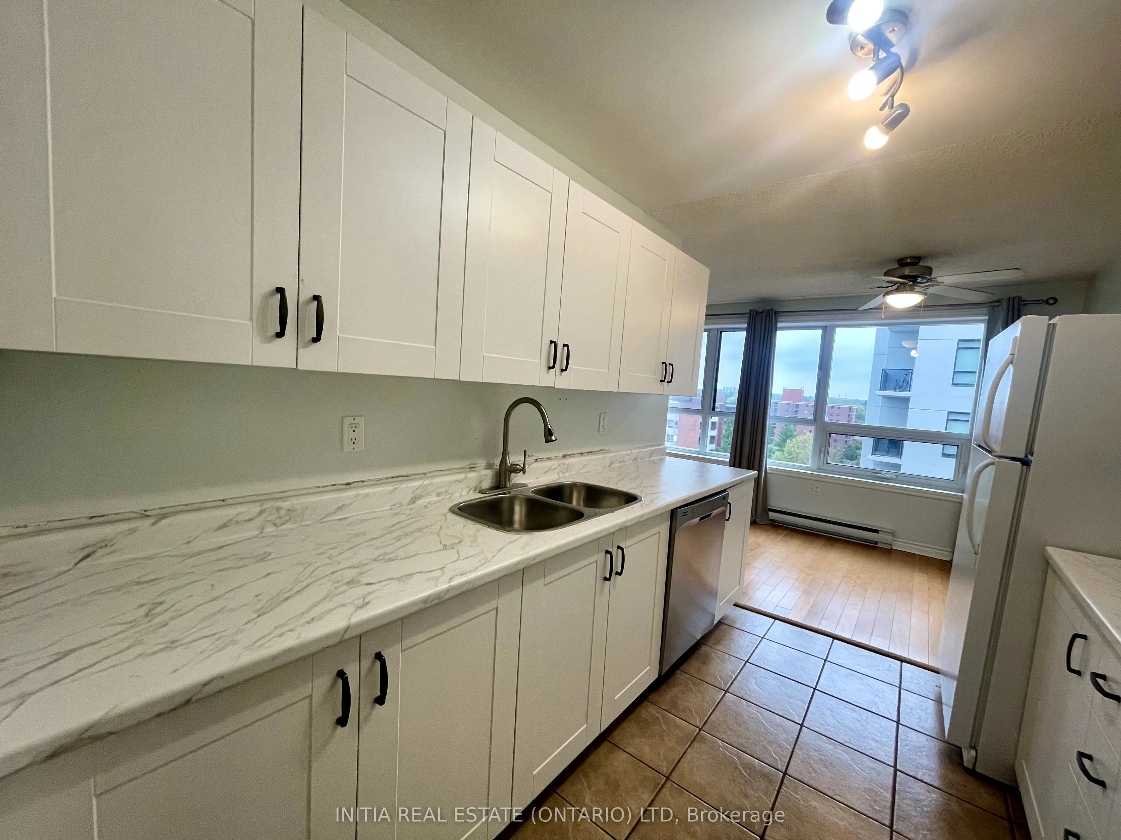 95 Base Line Road W, #809