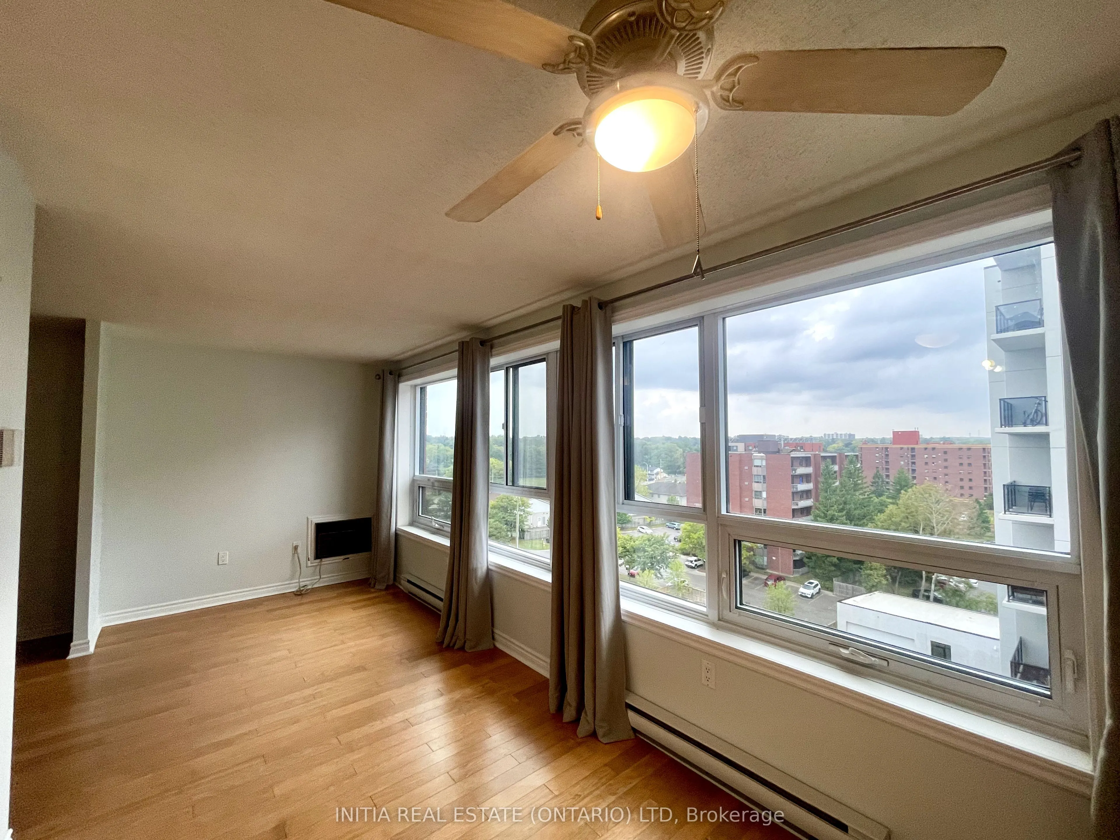 95 Base Line Road W, #809