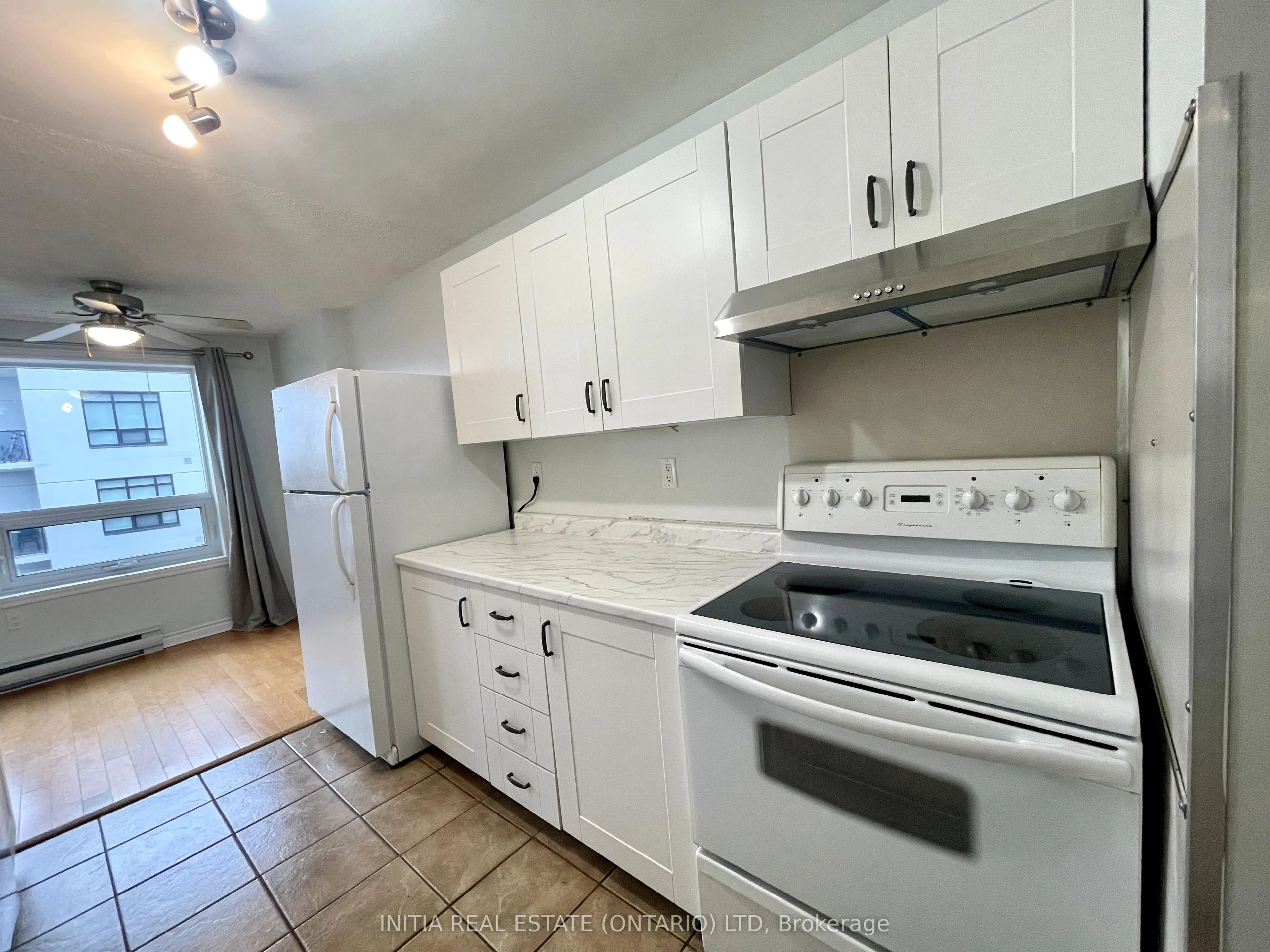 95 Base Line Road W, #809