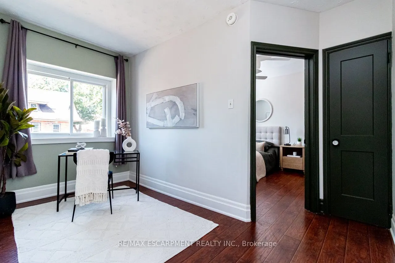 11 Eastbourne Avenue, #2