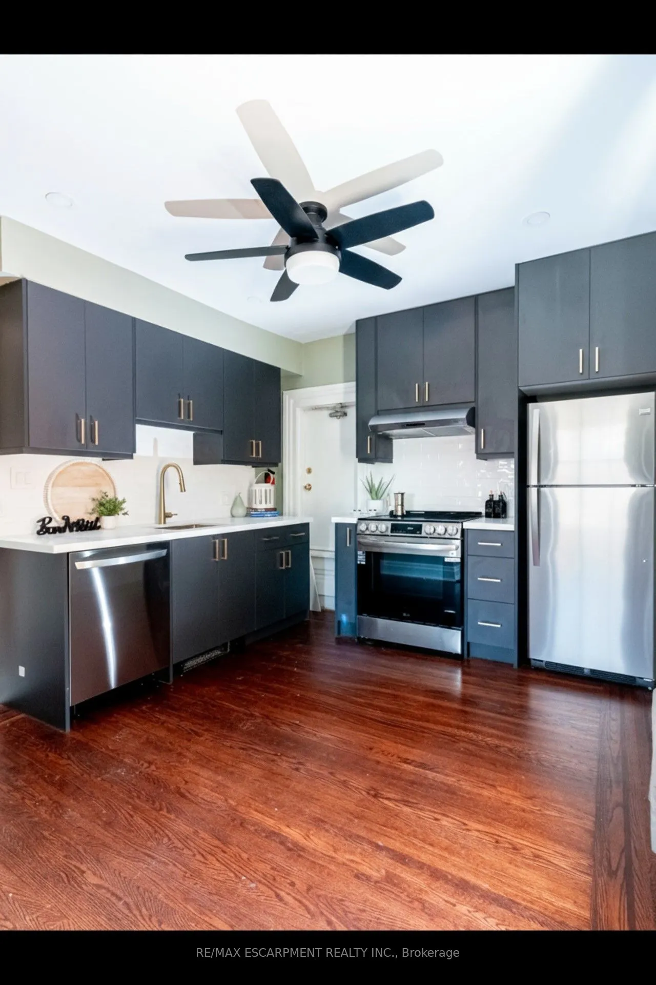 11 Eastbourne Avenue, #2