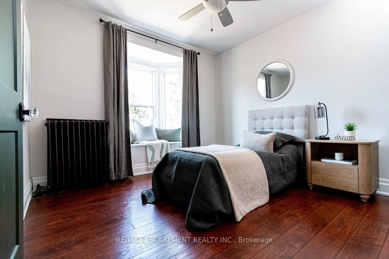 11 Eastbourne Avenue, #2