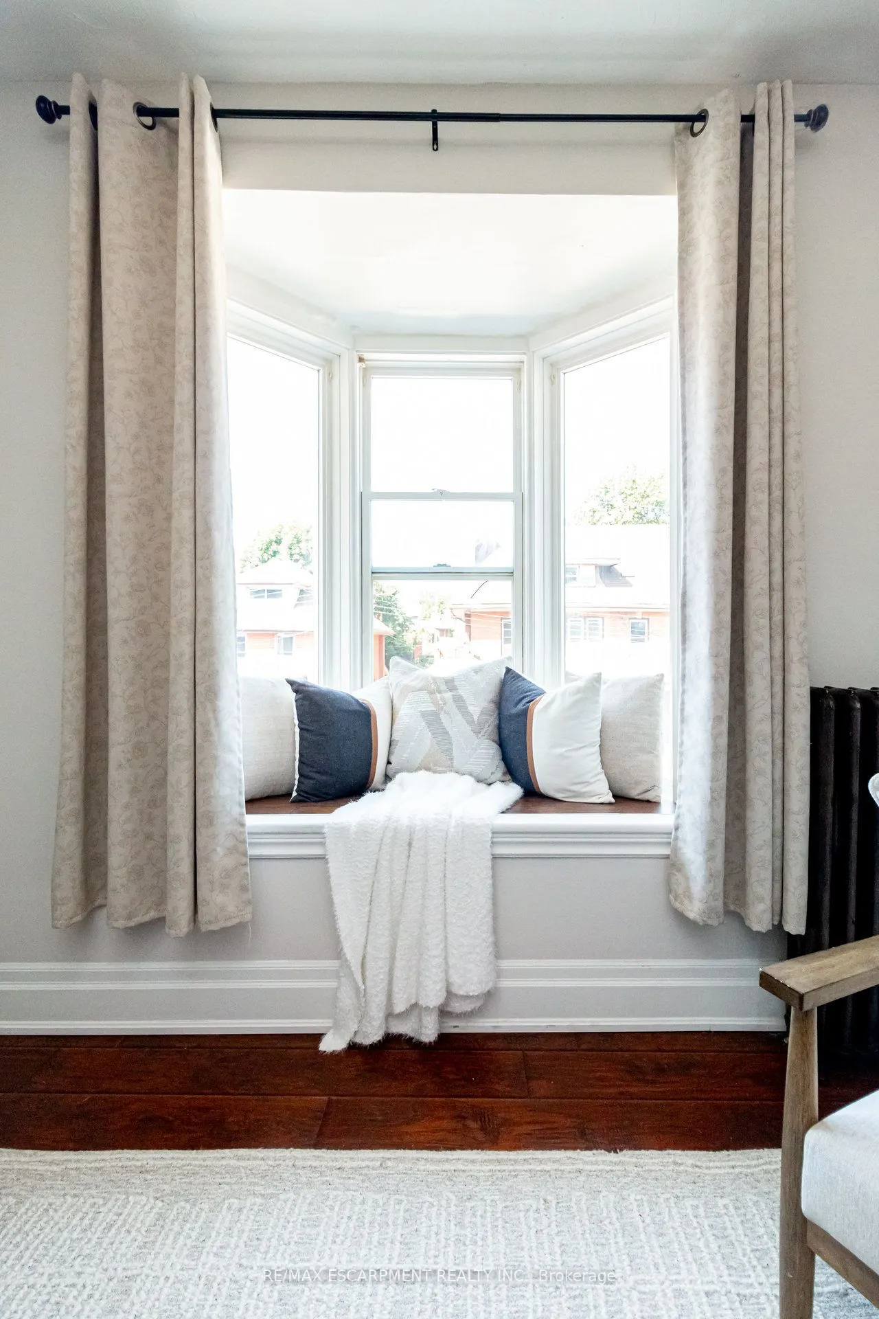 11 Eastbourne Avenue, #2
