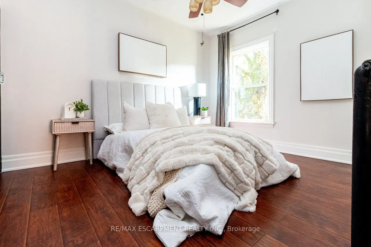 11 Eastbourne Avenue, #2