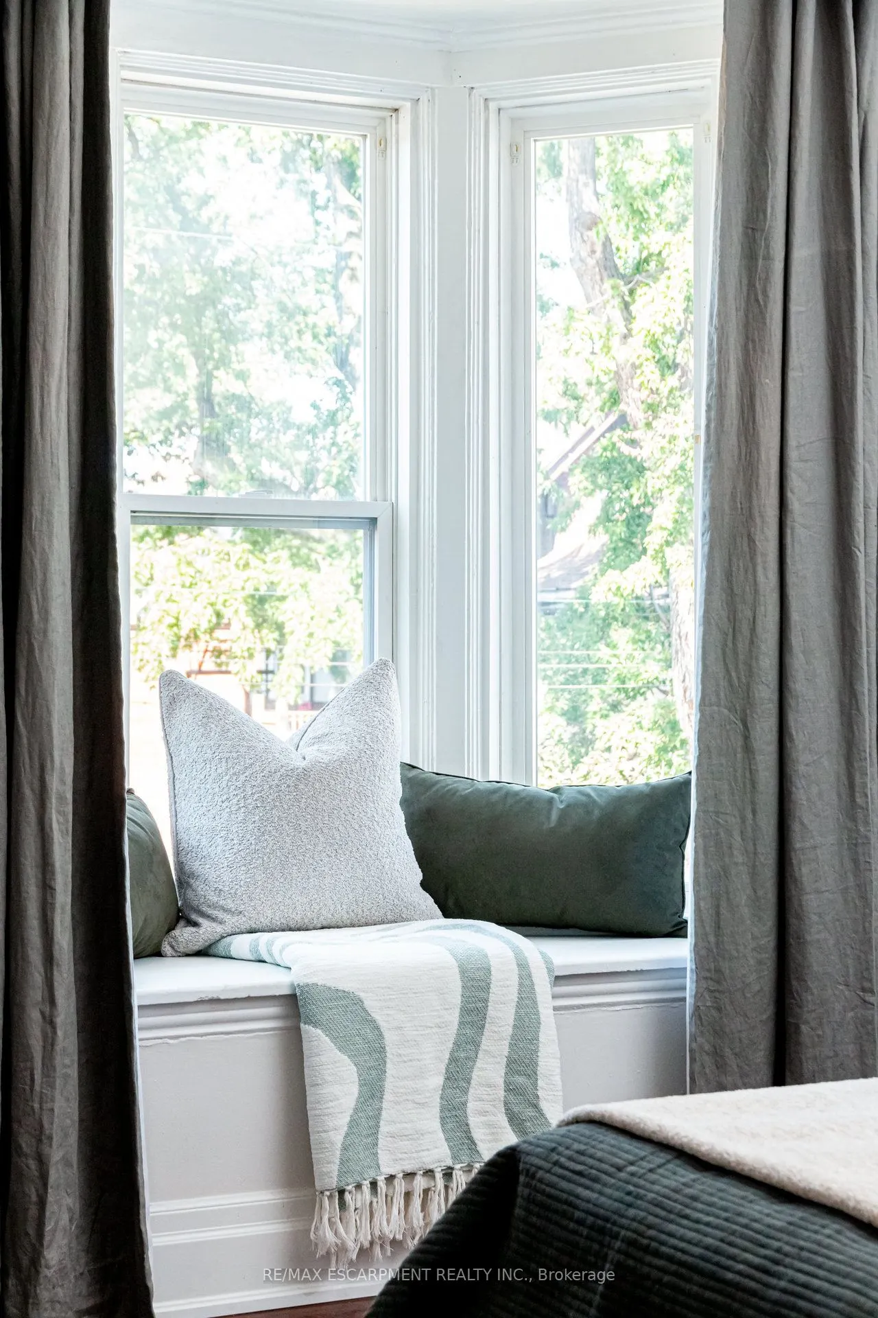 11 Eastbourne Avenue, #2